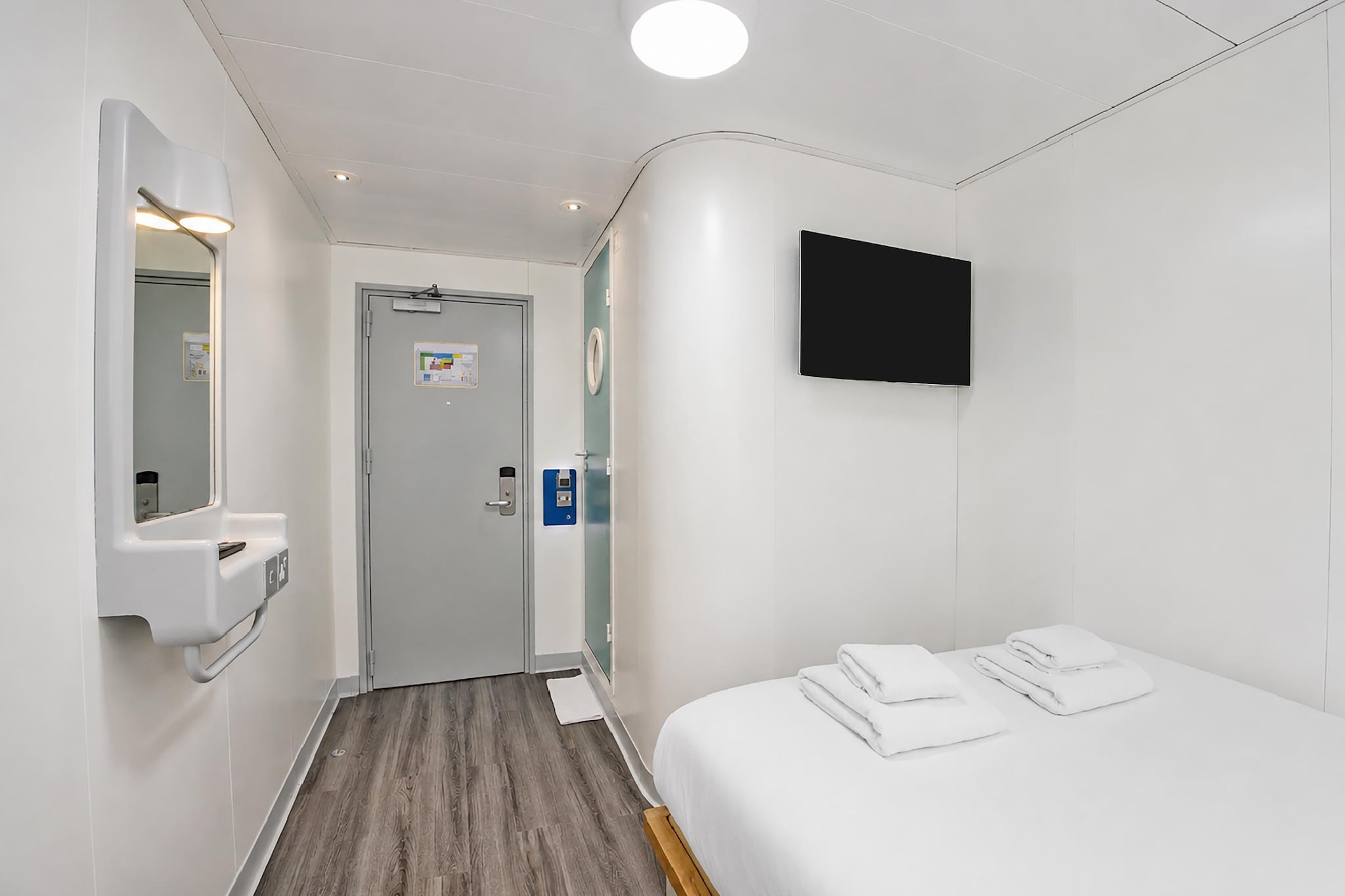 Small Double Room - No Window - Slaapkamer