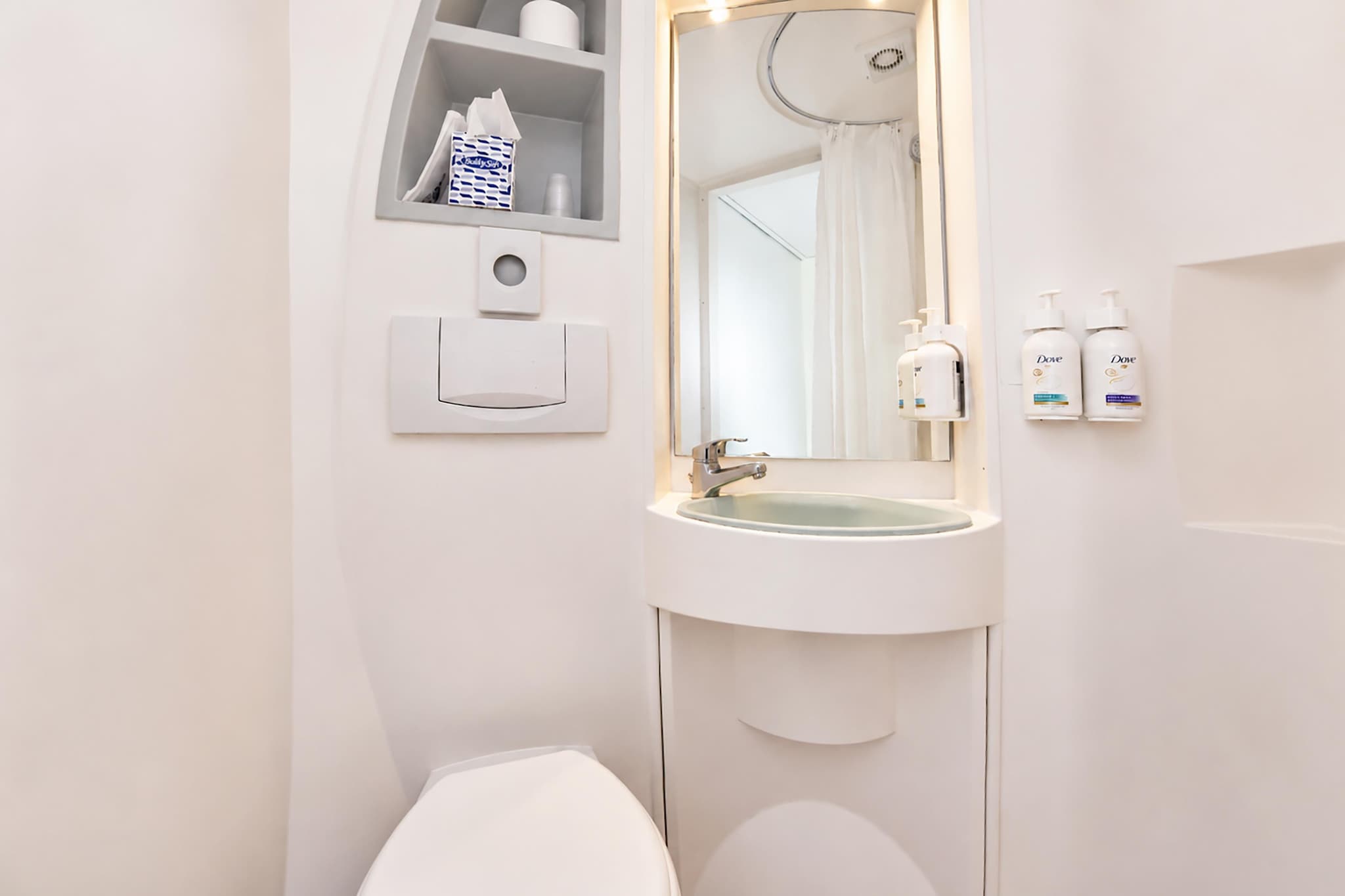 Small Double Room - No Window - Badkamer