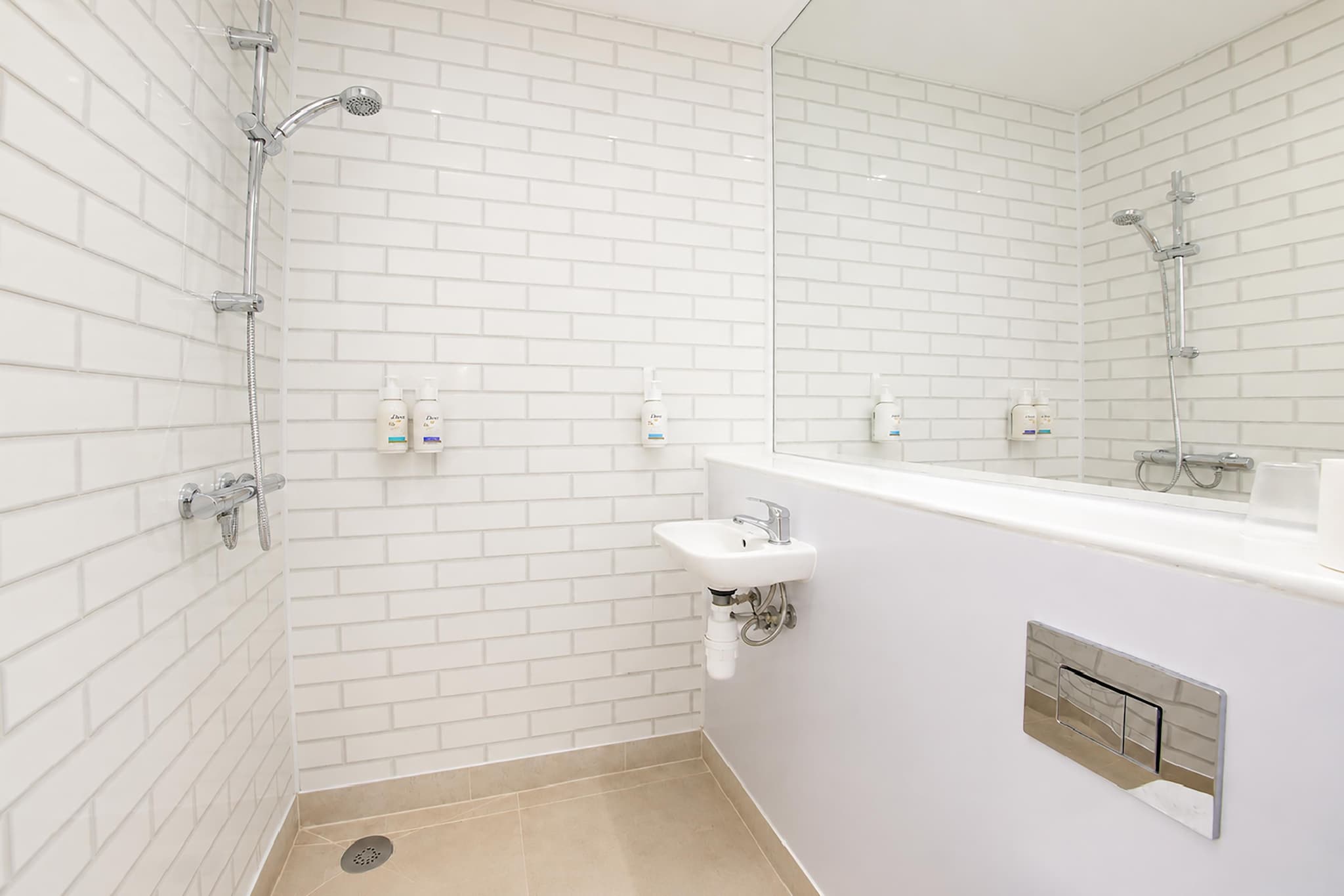 Compact Double Room - Badkamer