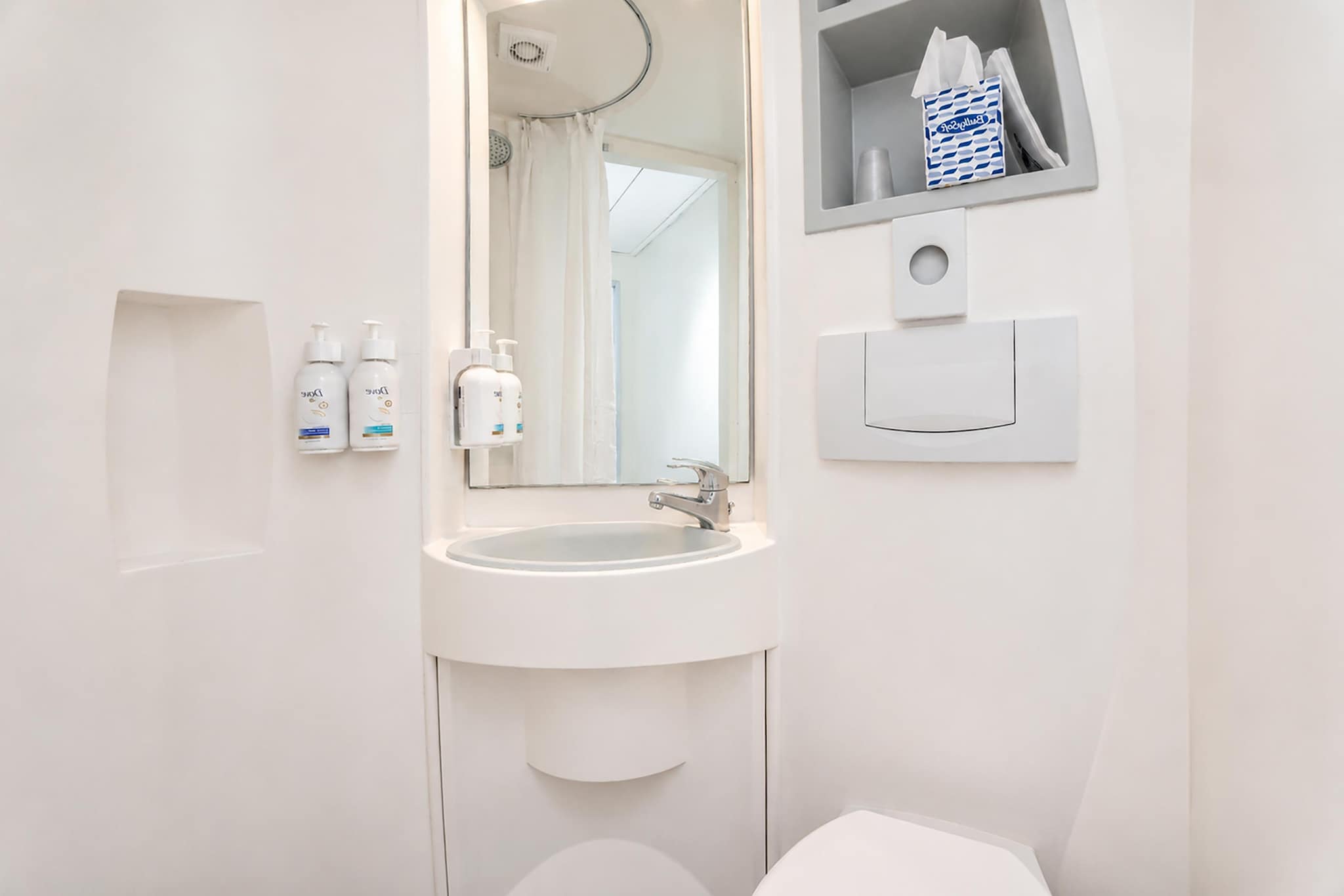 Standard Double Room - No Window - Badkamer
