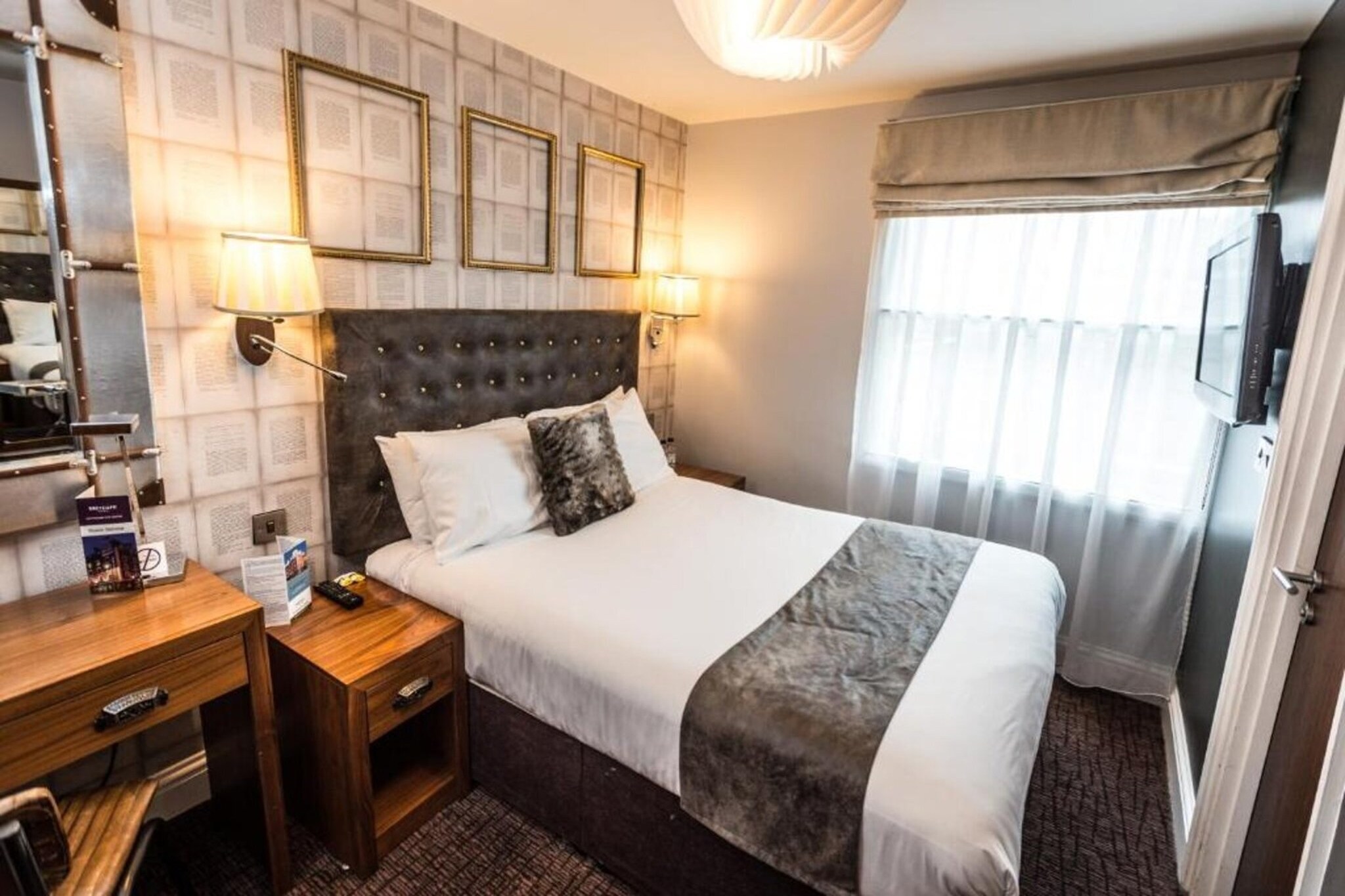 Standard Double Room - Schlafzimmer