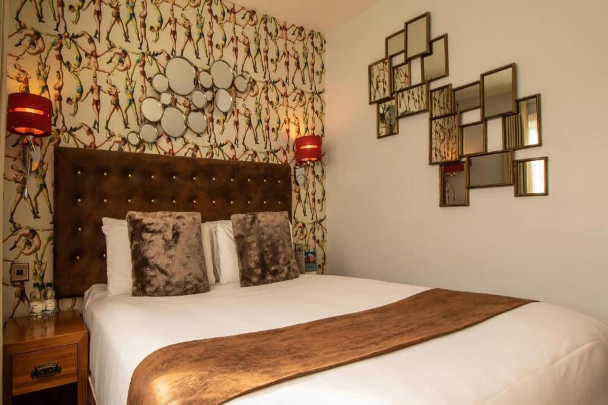 Standard Double Room - Schlafzimmer