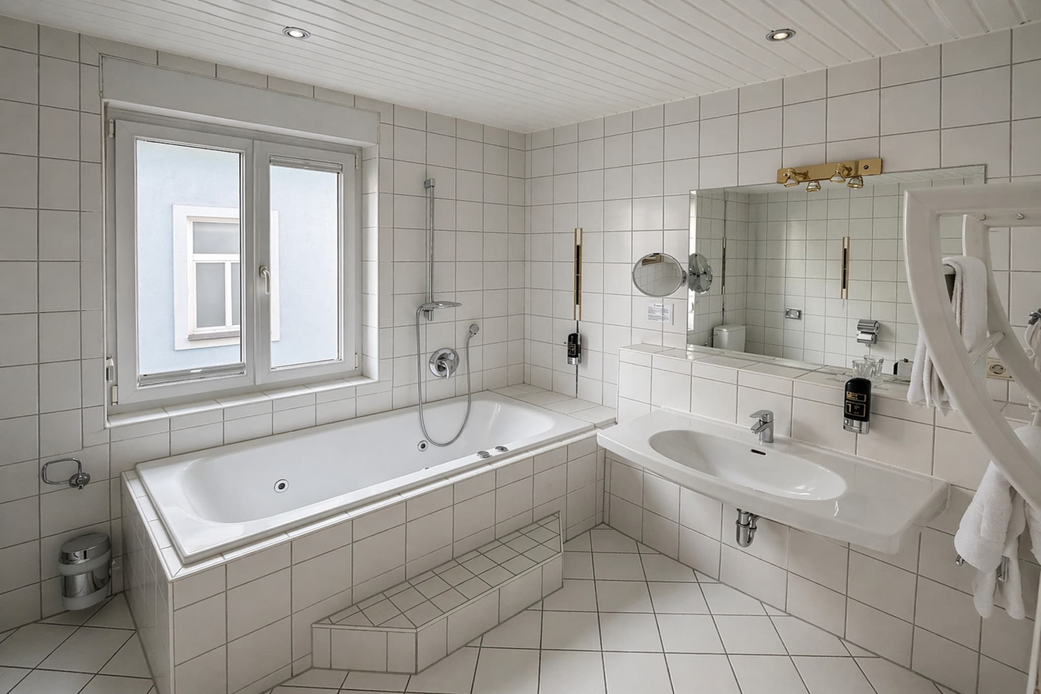Hotel Landliebe - Triple room with Balcony - Badezimmer