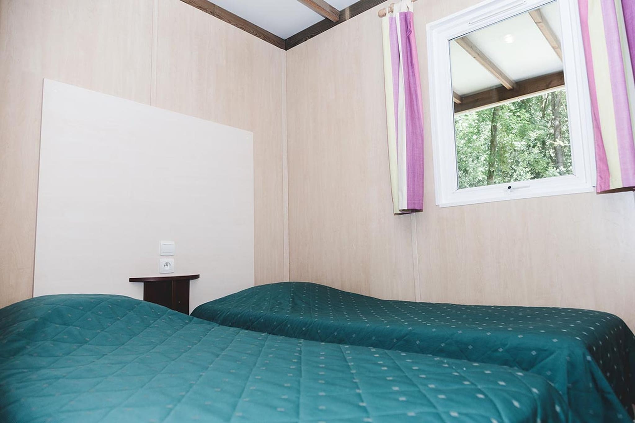Camping Moncontour Active Park 2-Bedroom Chalet - 4/6 people - Schlafzimmer