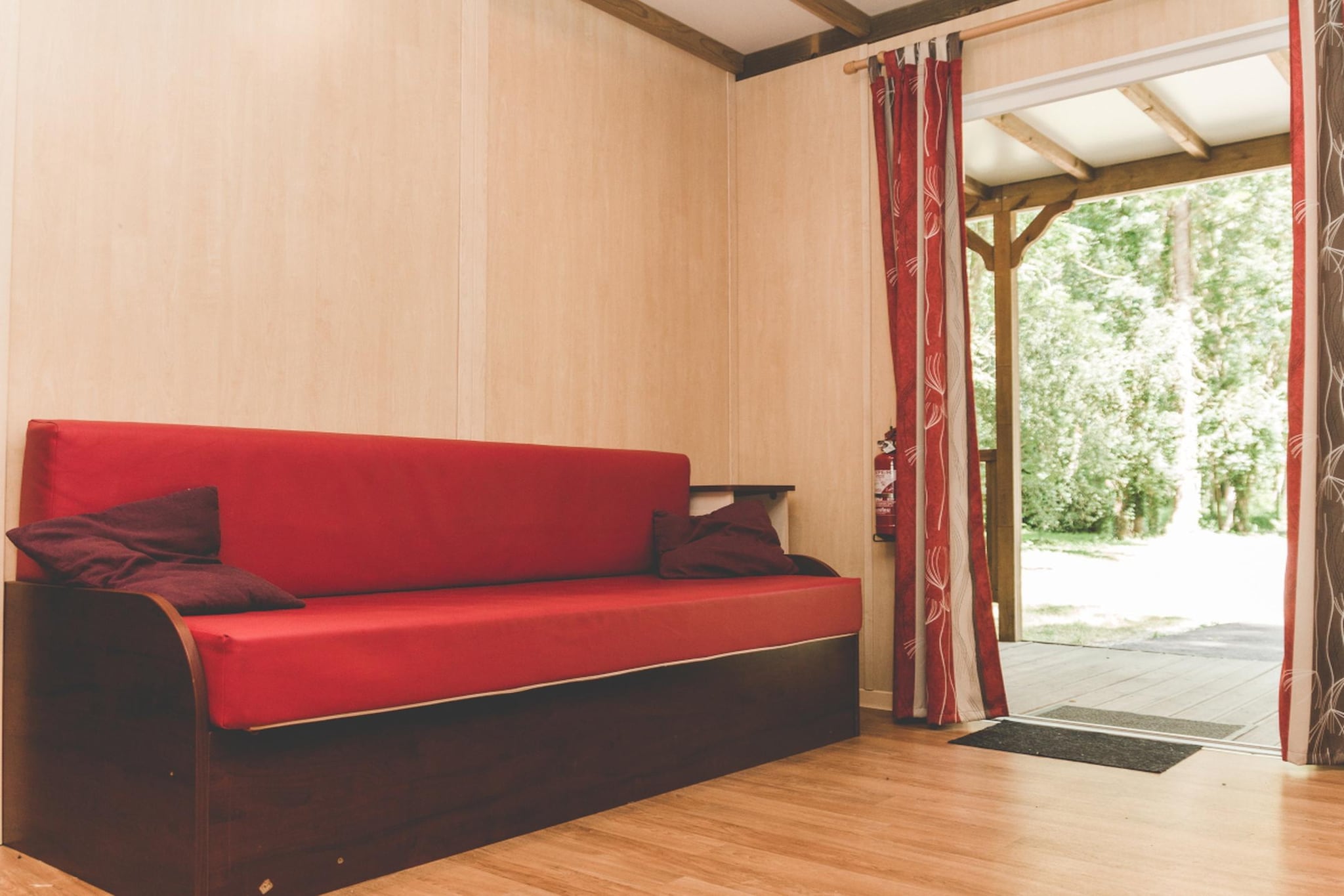 Camping Moncontour Active Park 2-Bedroom Chalet - 4/6 people - Wohnzimmer
