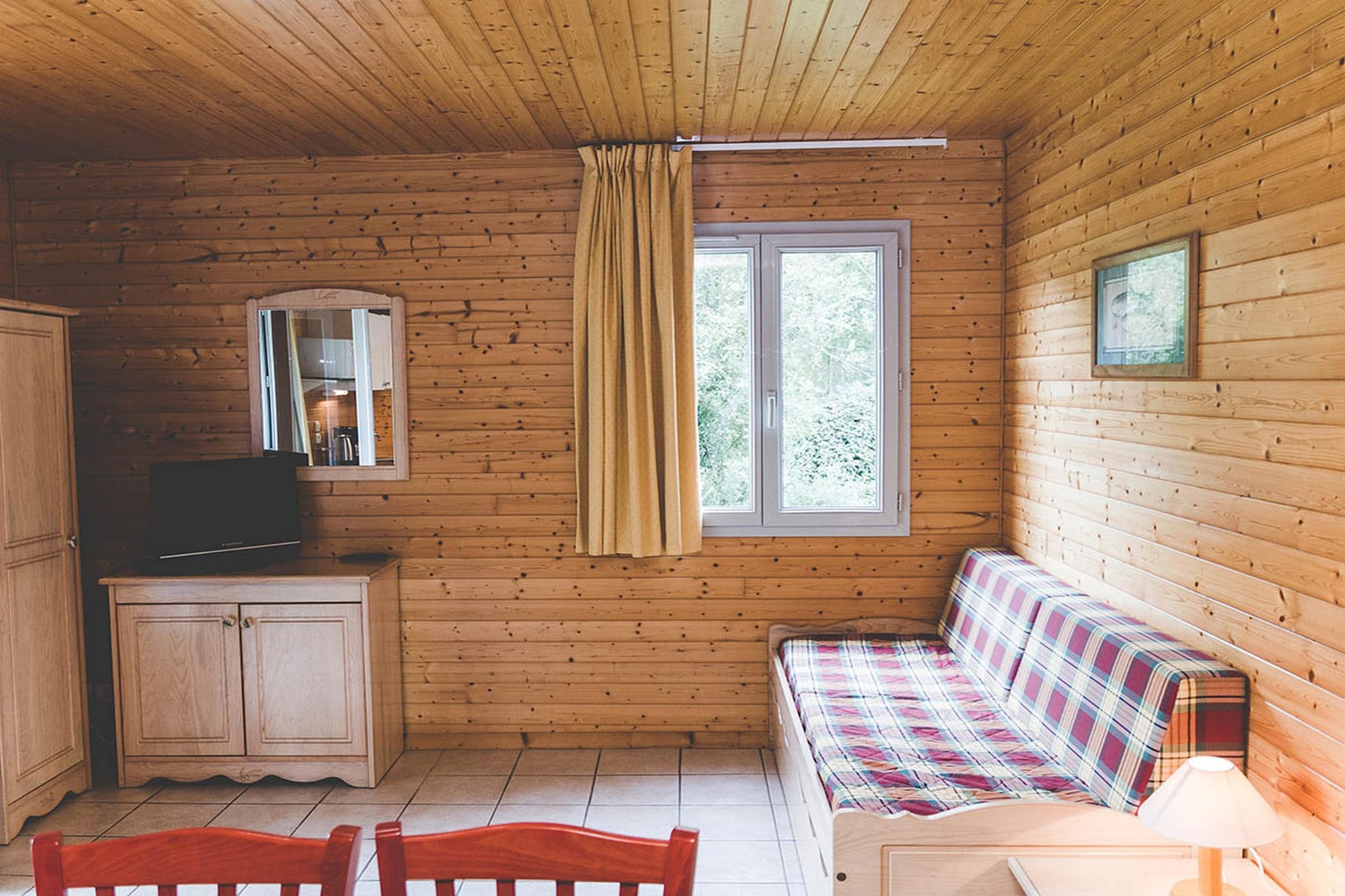 Natura Resort Pescalis Accessible 2-Bedroom Cottage - 6 people - Woonkamer