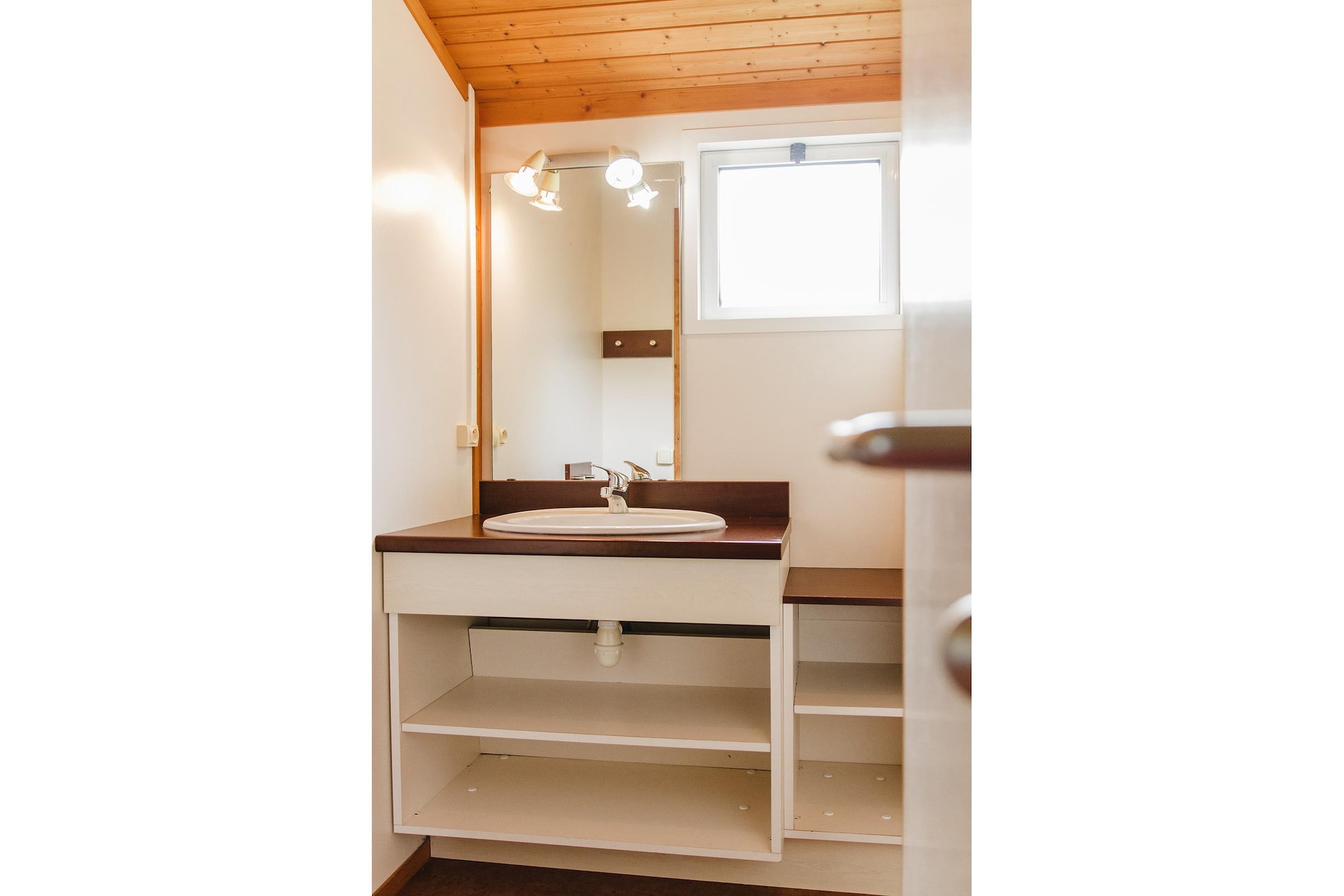 Hameaux de Miel Accessible 2-Bedroom Cottage - 4 people - Badkamer