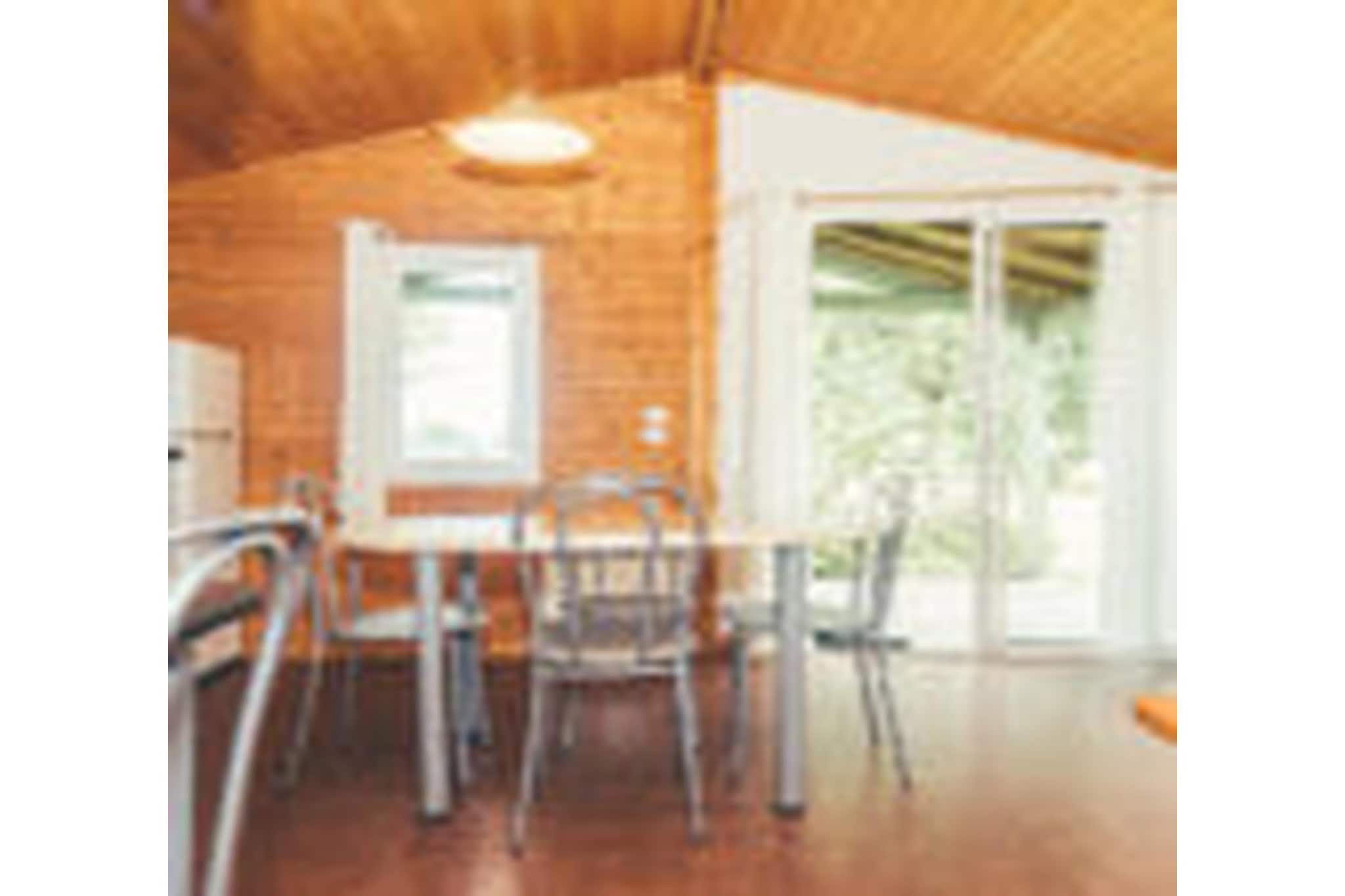 Hameaux de Miel Accessible 2-Bedroom Cottage - 4 people - Eetkamer