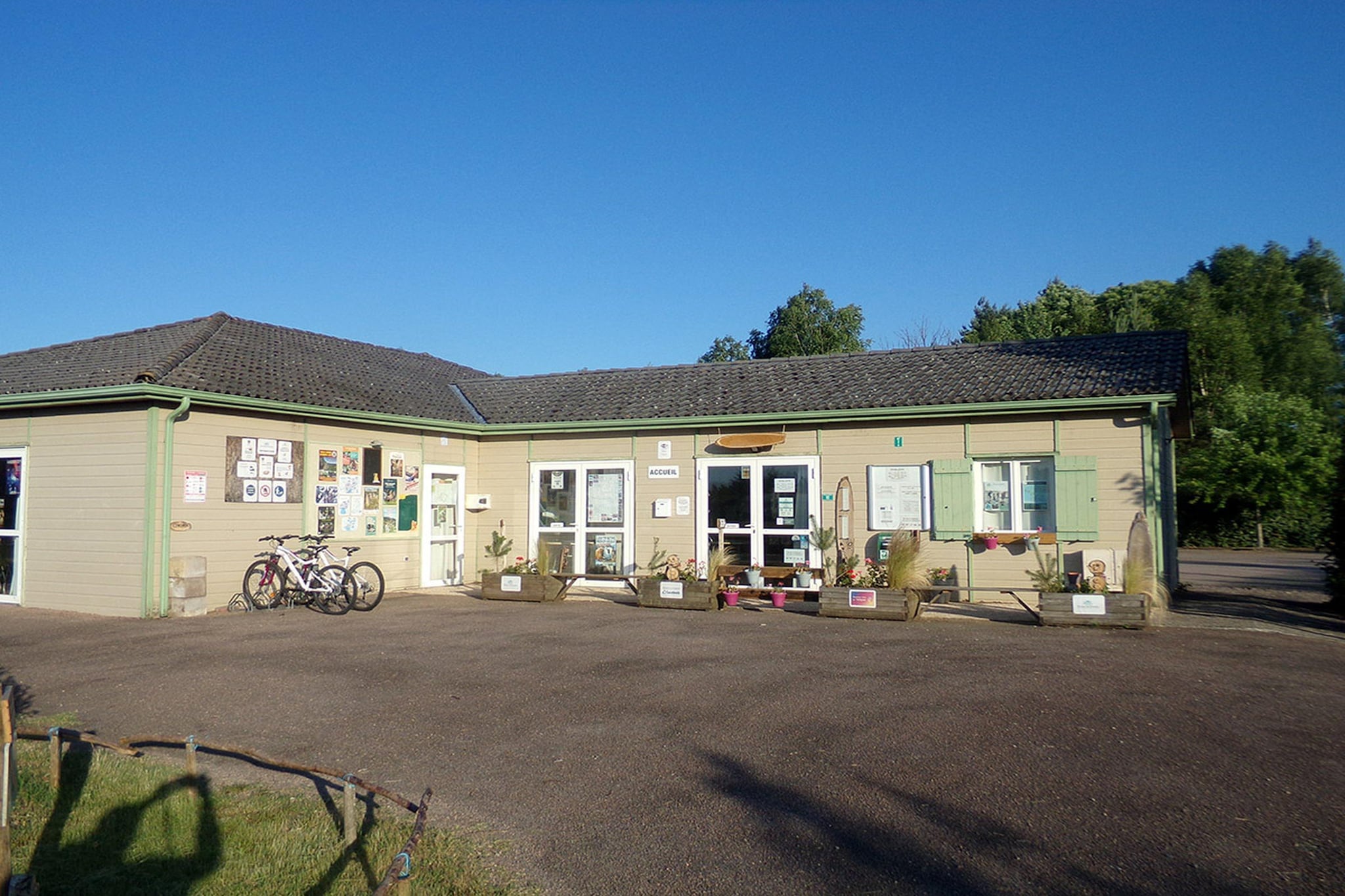 Hameaux de Miel Accessible 2-Bedroom Cottage - 4 people - Buitenkant zomer