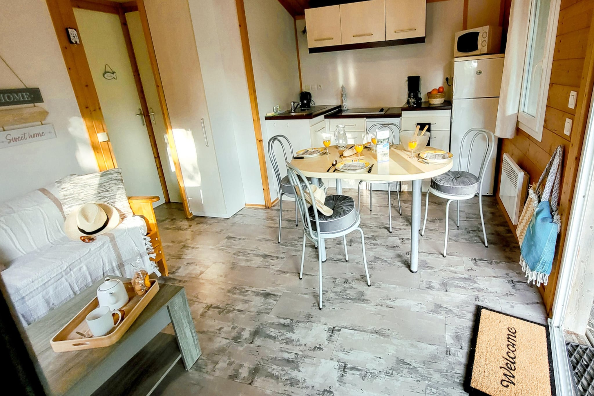 Hameaux des Marines 2-Bedroom Cottage - 6 people - Eetkamer