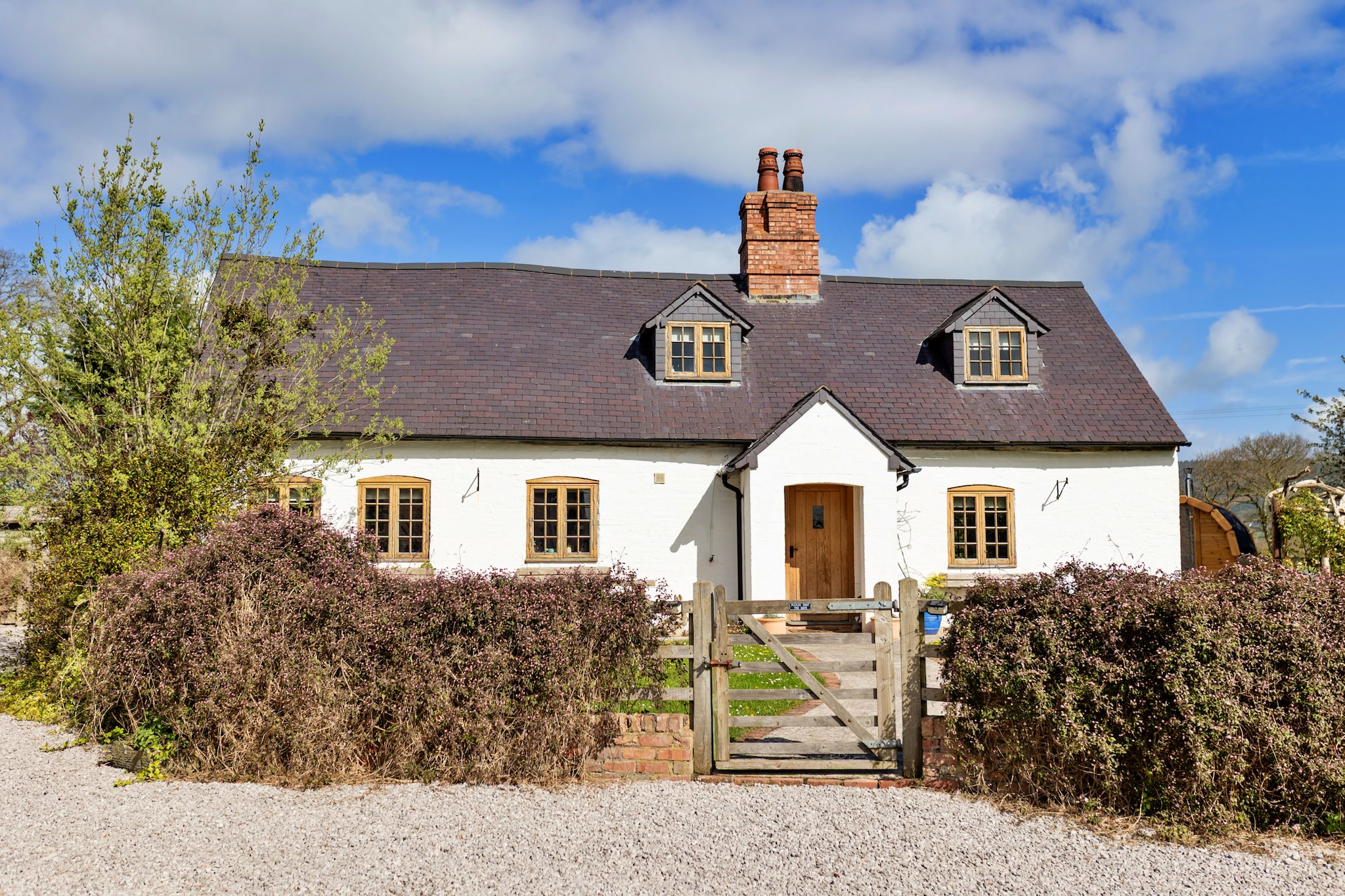 Waen Farm Cottage - Buitenkant zomer