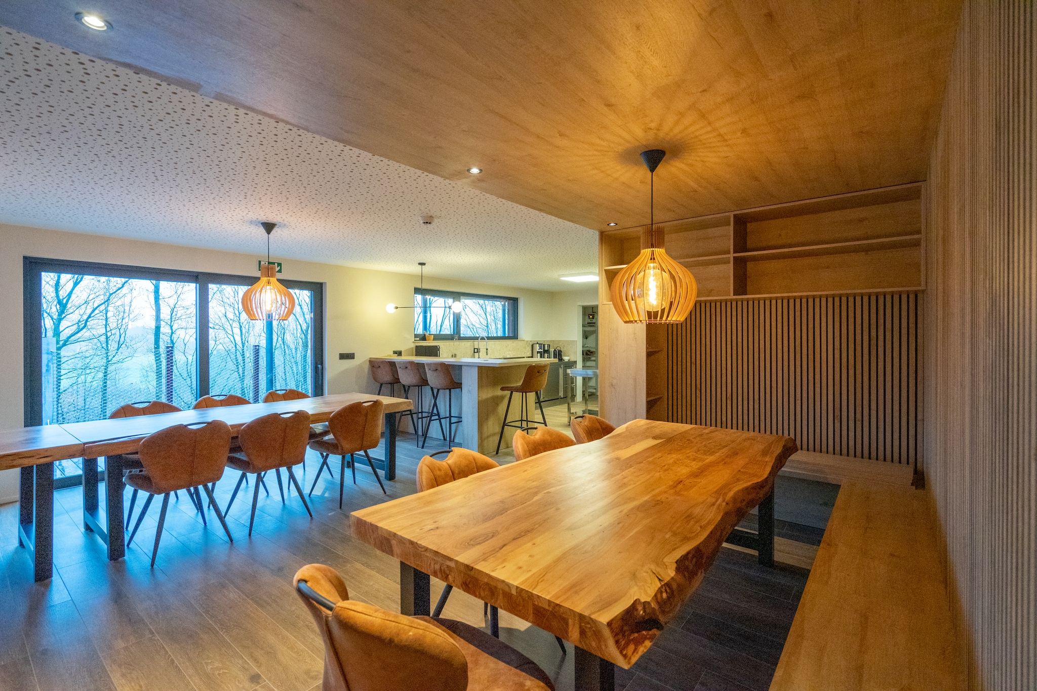 Gîte DDS is a luxurious holiday home - Esszimmer