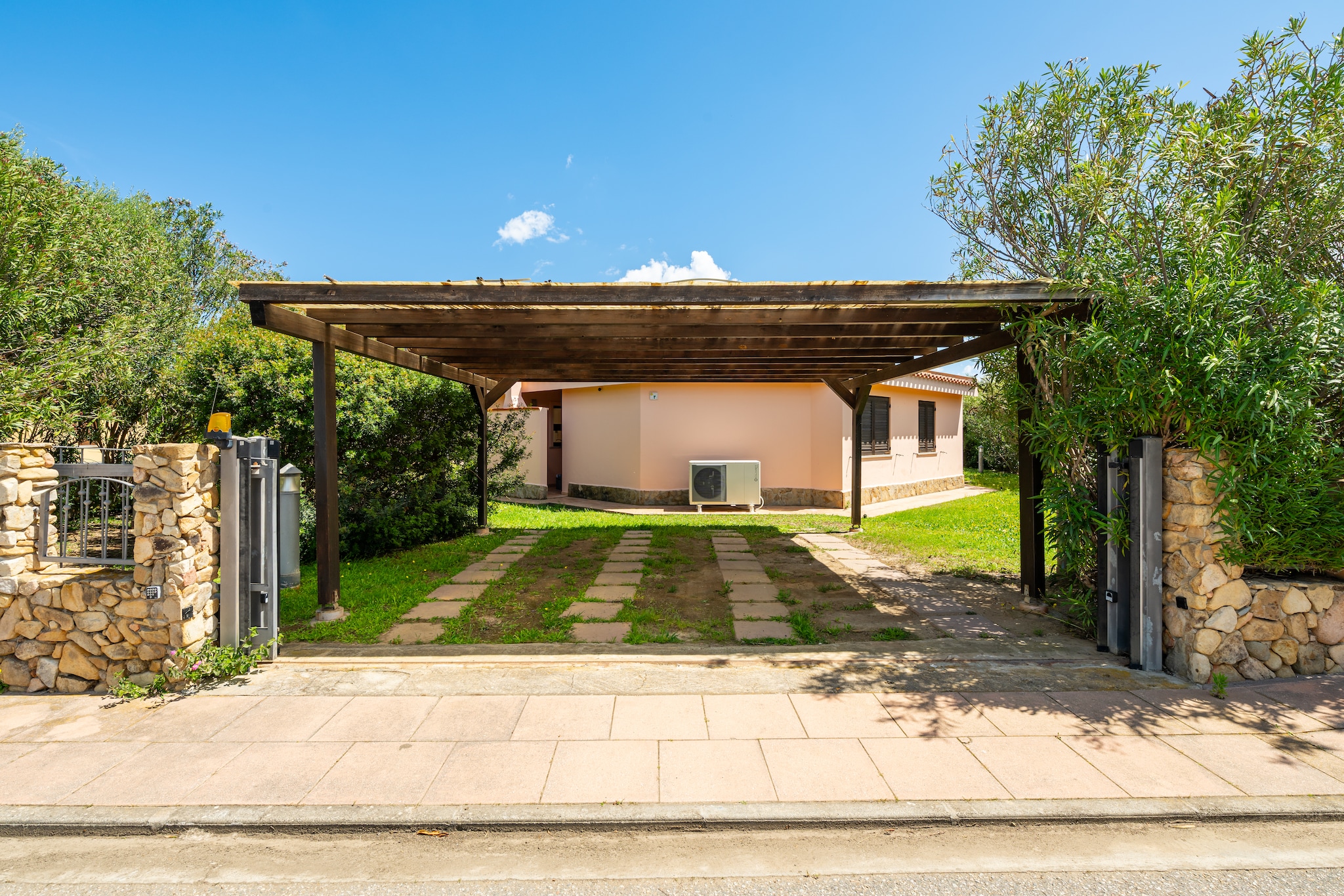Villa del Sole - Exterior in summer
