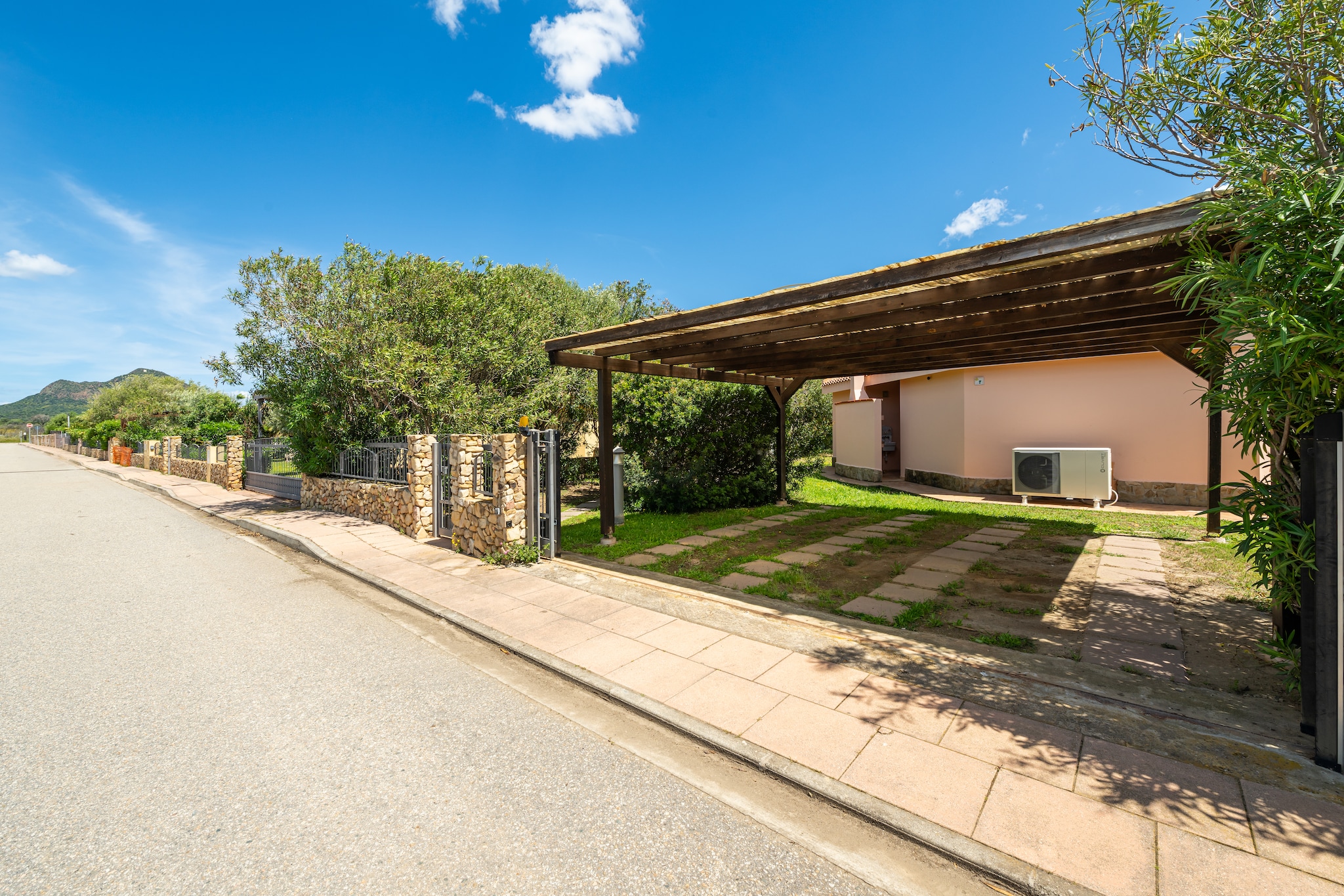 Villa del Sole - Exterior in summer