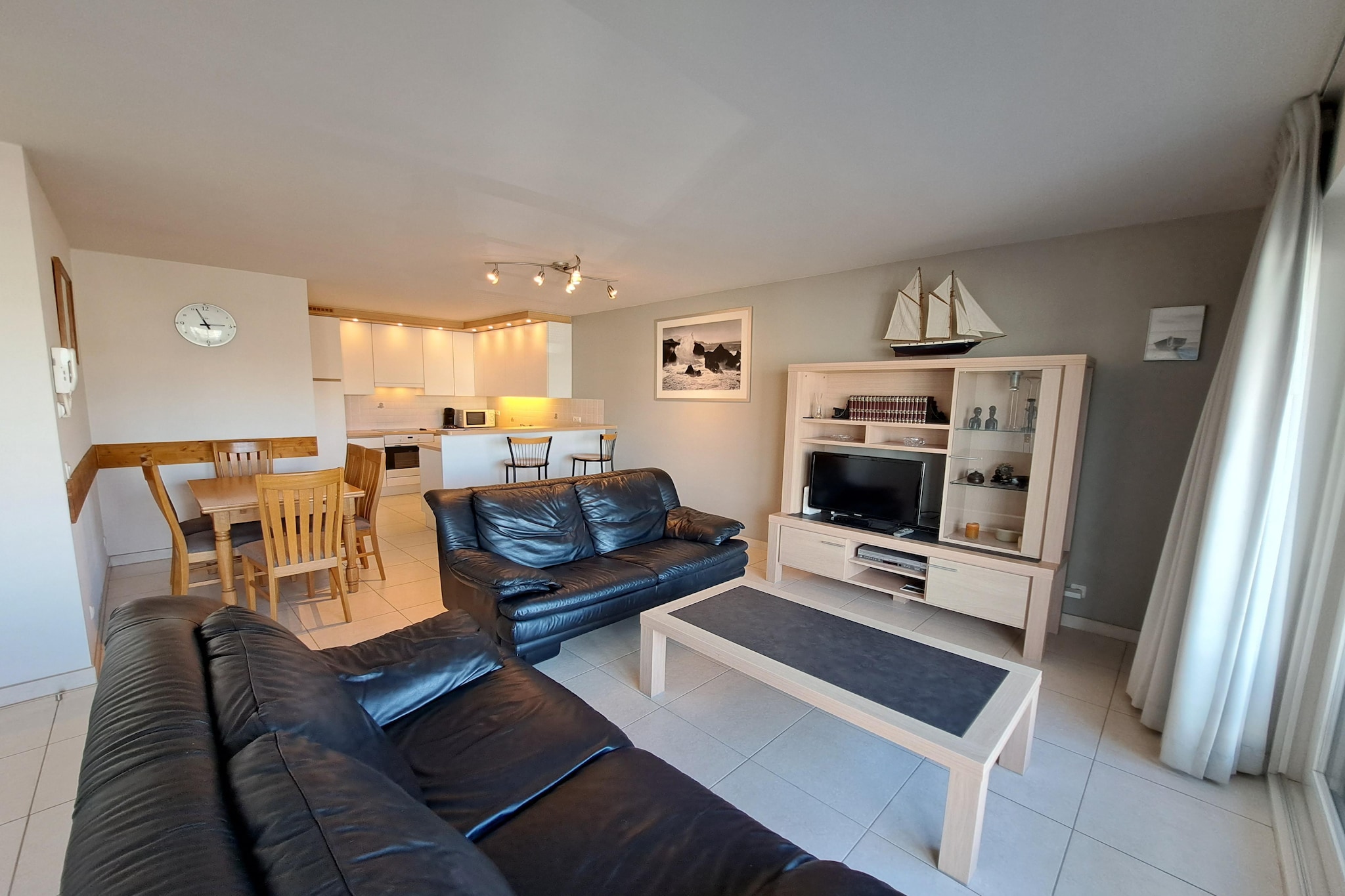 195/0302 - Woonkamer