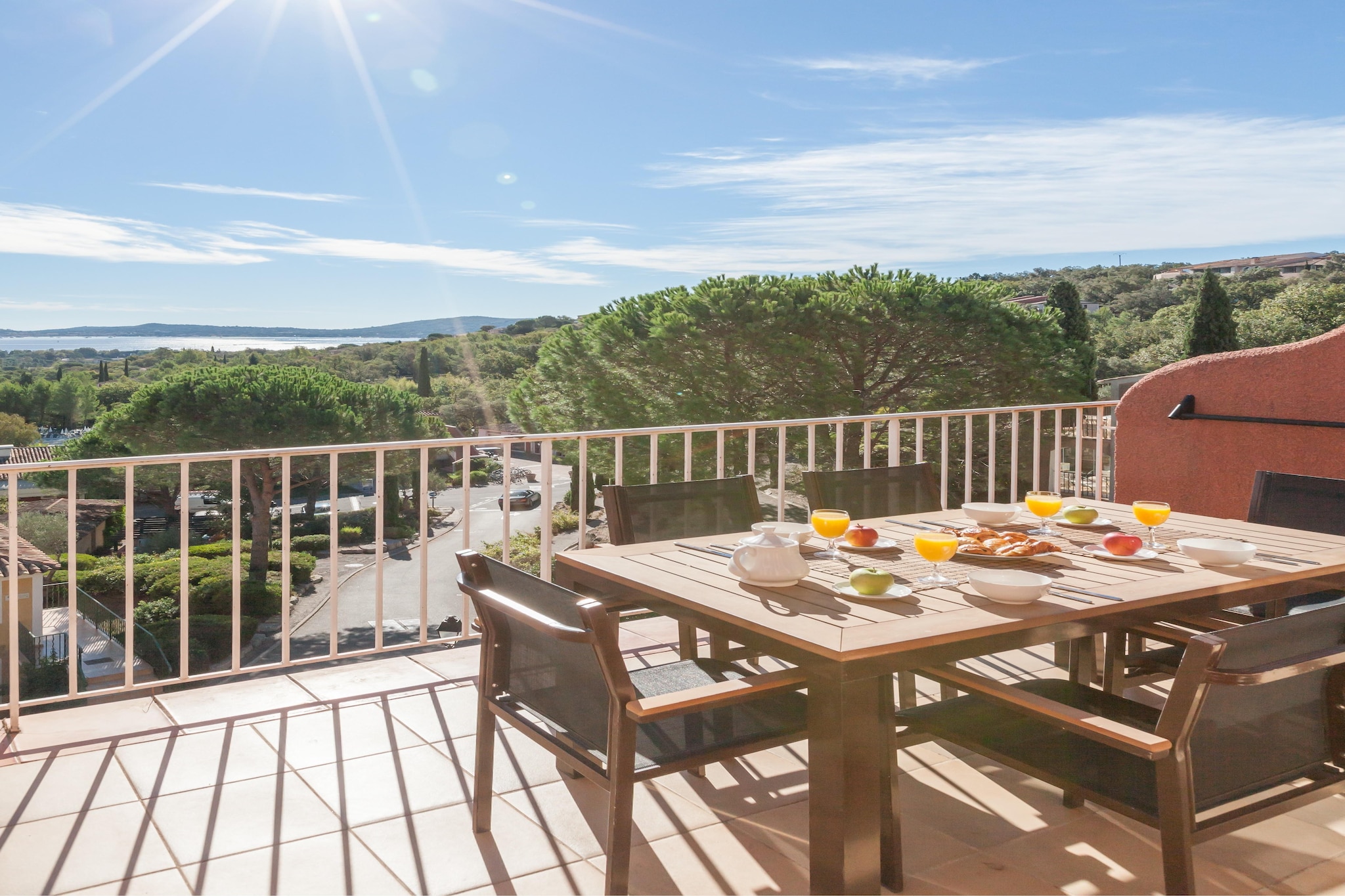Pierre&Vacances Village Restanques Golfe St Tropez Apartment 6 people - 1 bedroom + 1 sleeping alcove - Terrace or balcony - Sea view - Terrasse/Balkon