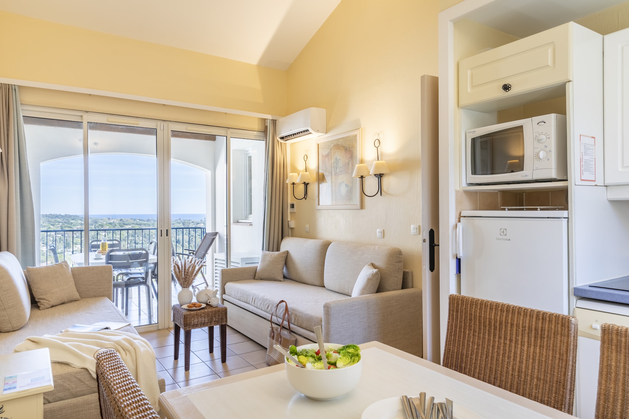 Pierre&Vacances Village Restanques Golfe St Tropez Apartment 6 people - 1 bedroom + 1 sleeping alcove - Terrace or balcony - Sea view - Air-conditioned - Wohnzimmer