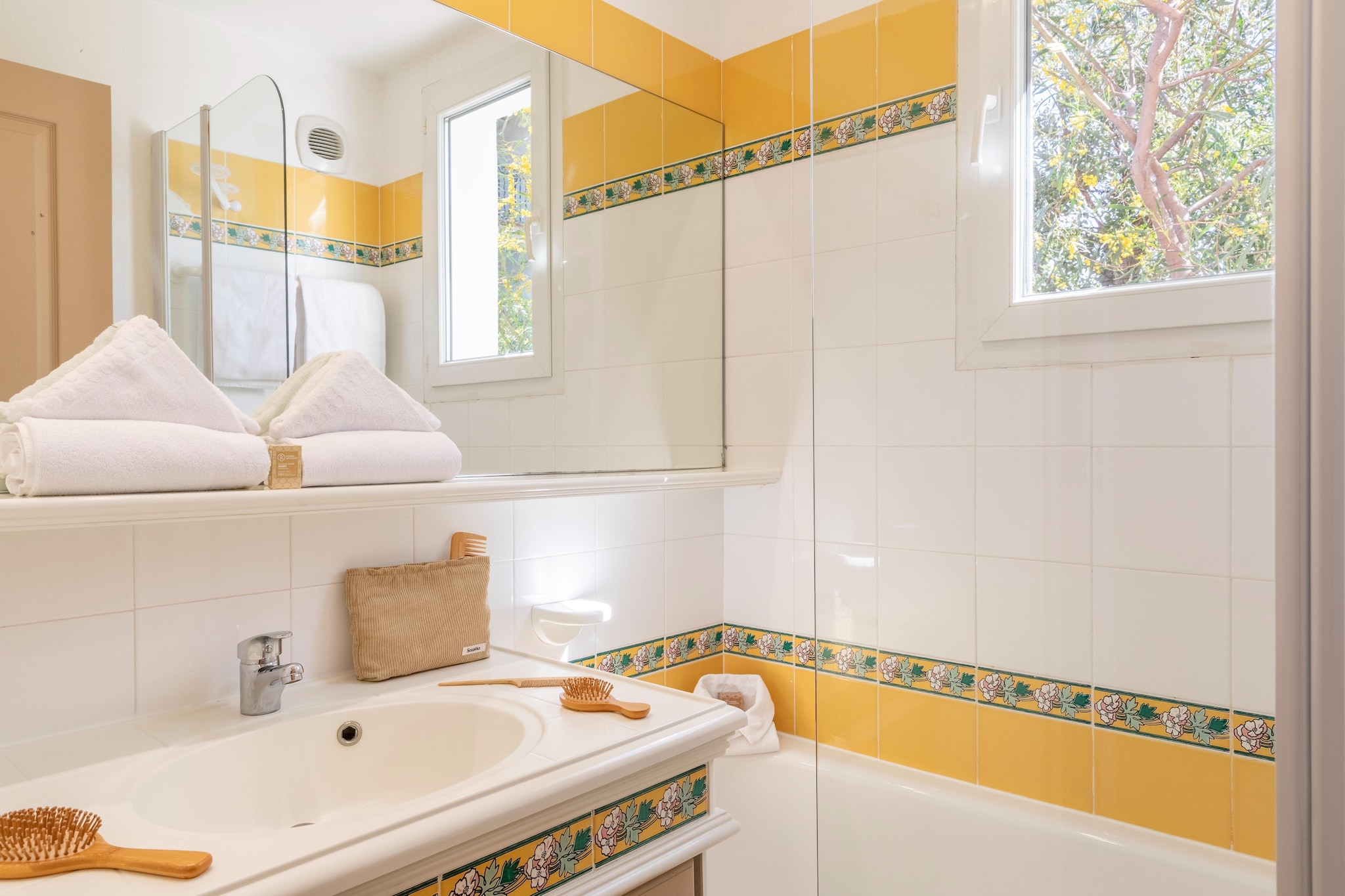 Pierre&Vacances Village Restanques Golfe St Tropez Apartment 6 people - 1 bedroom + 1 sleeping alcove - Terrace or balcony - Sea view - Air-conditioned - Badezimmer