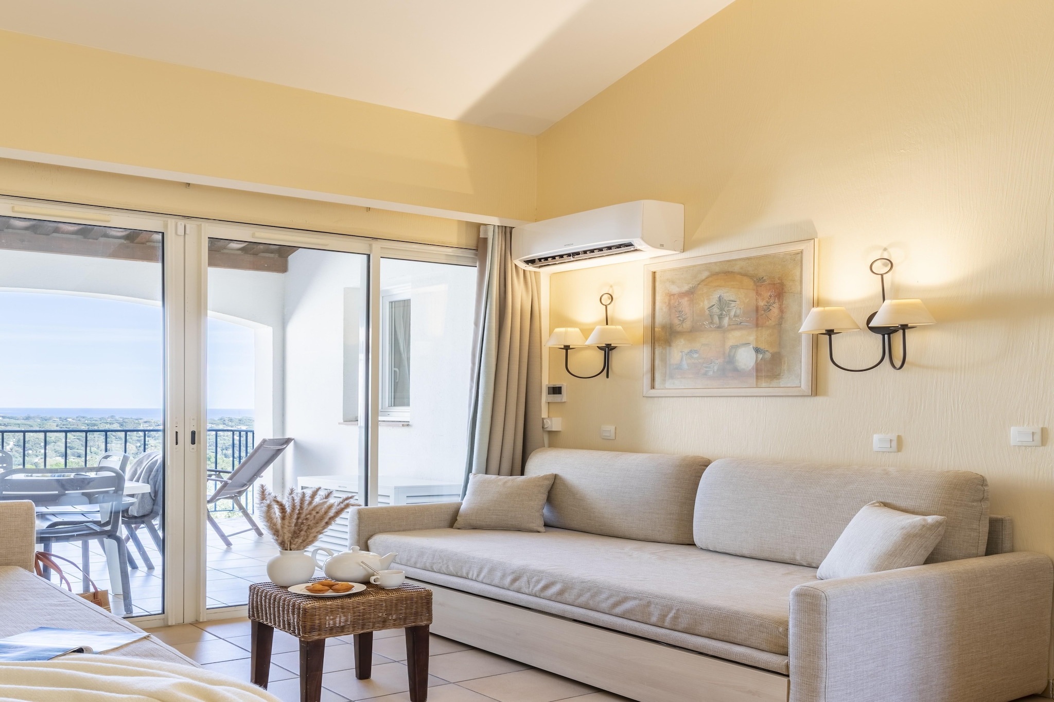 Pierre&Vacances Village Restanques Golfe St Tropez Apartment 6 people - 1 bedroom + 1 sleeping alcove - Terrace or balcony - Sea view - Air-conditioned - Wohnzimmer