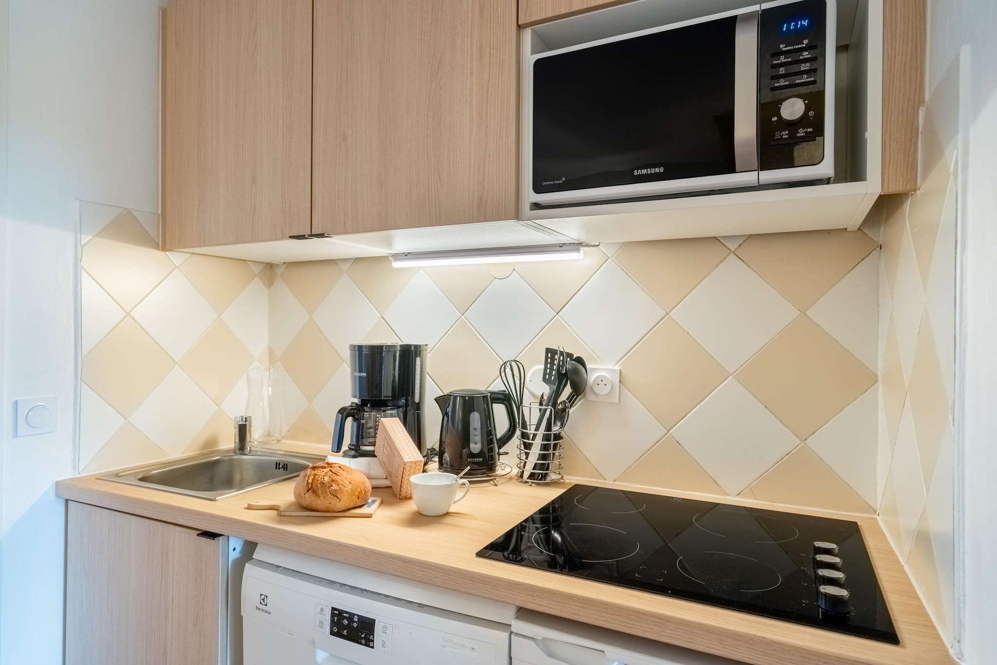 P&V Premium les Rives de Cannes Mandelieu Apartment 6 people - 2 bedrooms - Terrace - Garden level - Renovated
