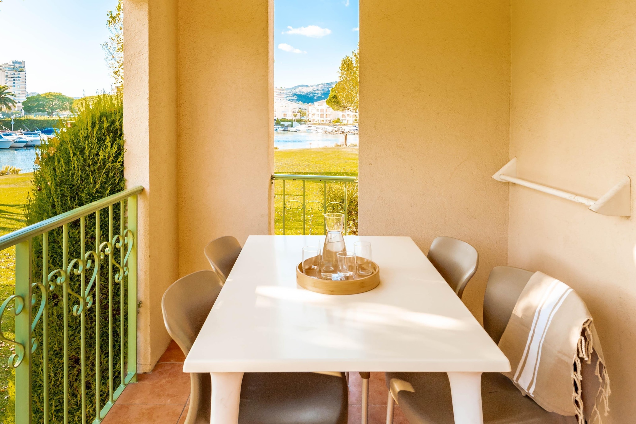 P&V Premium les Rives de Cannes Mandelieu Apartment 5 people - 1 bedroom - Terrace or balcony - River view - Renovated - Terrasse / balcon