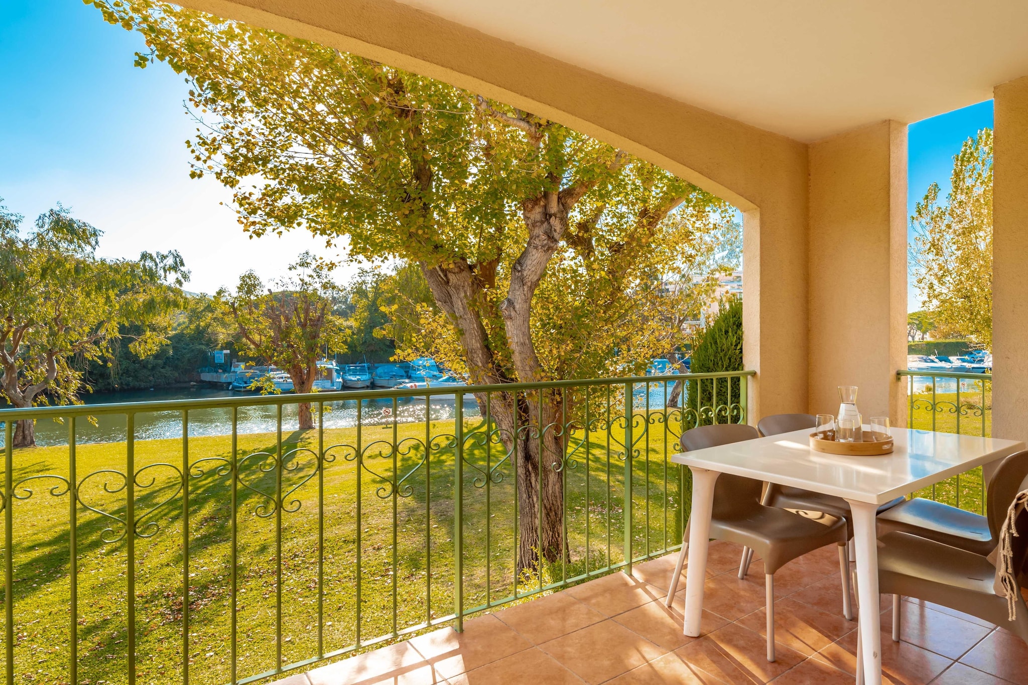 P&V Premium les Rives de Cannes Mandelieu Apartment 5 people - 1 bedroom - Terrace or balcony - River view - Renovated - Terrasse / balcon