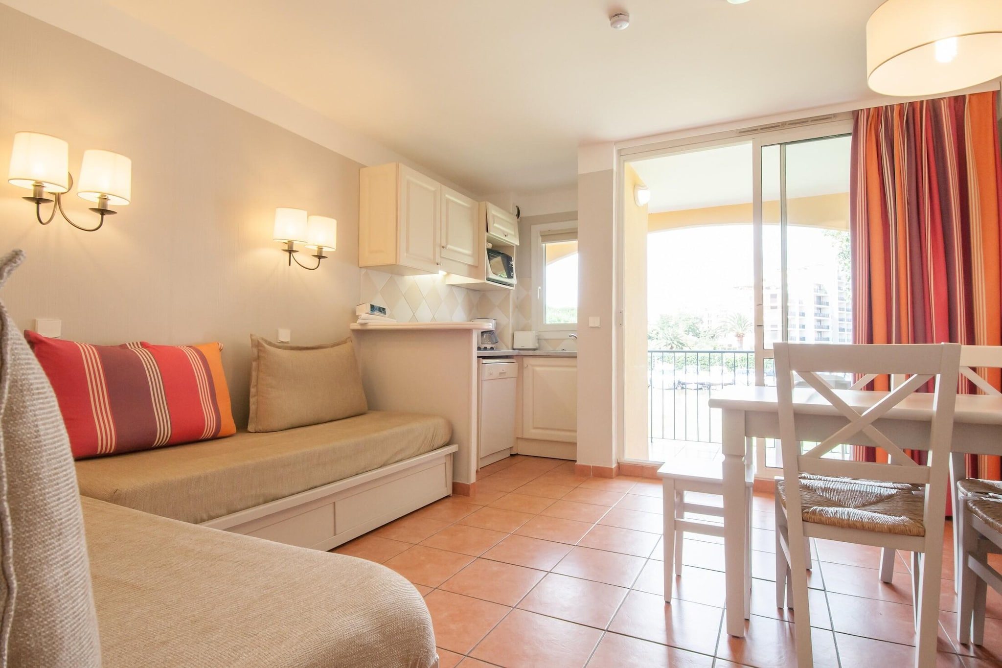 P&V Premium les Rives de Cannes Mandelieu Apartment 6 people - 2 bedrooms - Terrace or balcony - Woonkamer