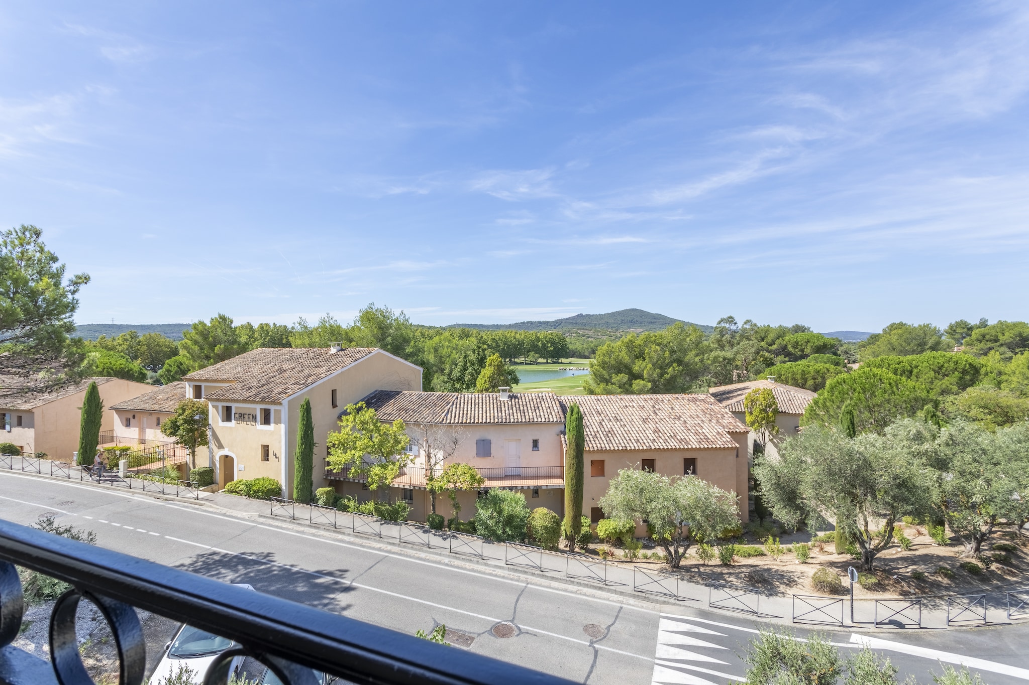 Pierre & Vacances Village Pont Royal en Provence Apartment 5 people - 1 bedroom - Balcony or terrace - View in summer