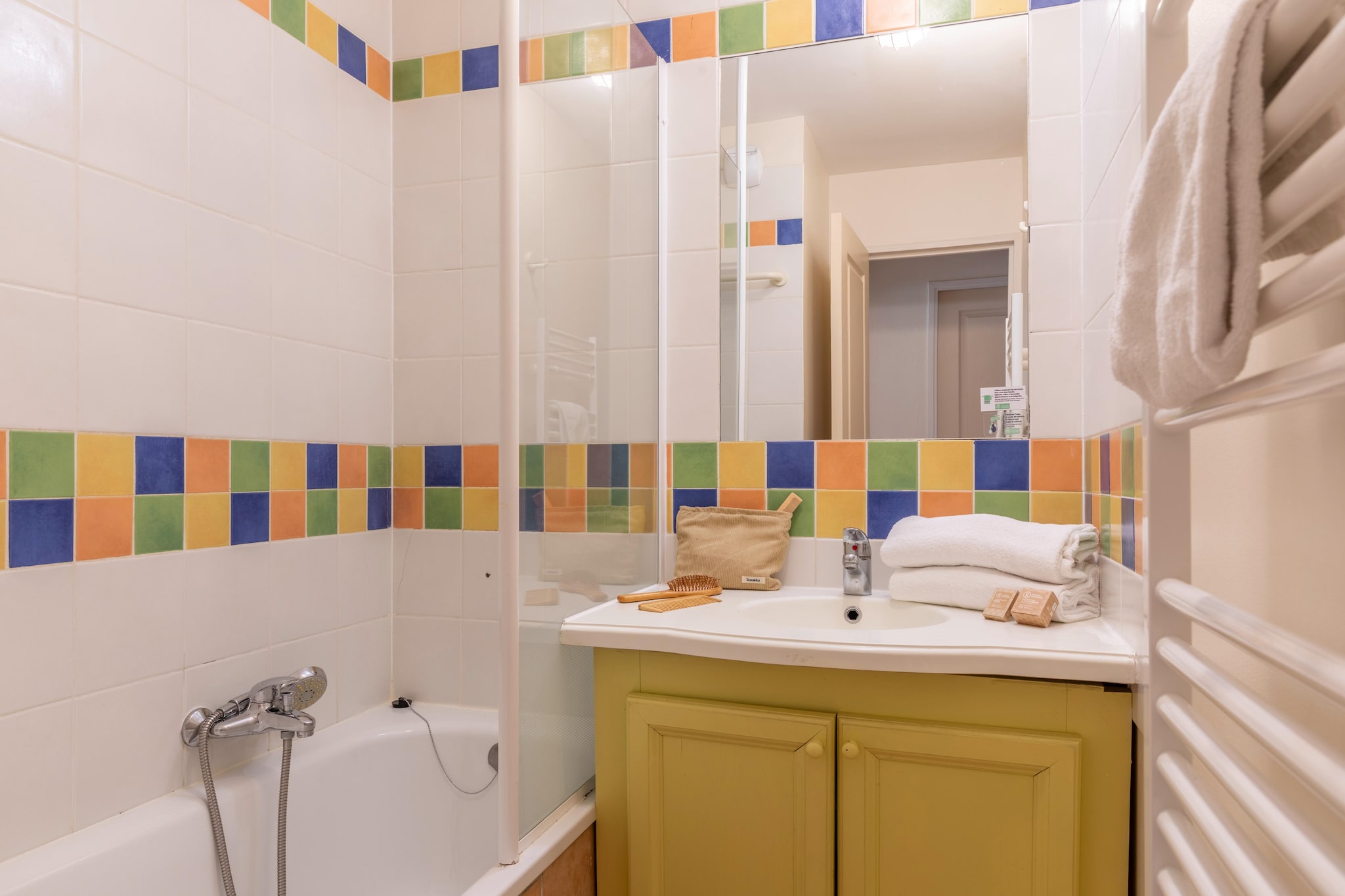 Pierre & Vacances Village Pont Royal en Provence Apartment 6 people - 1 bedroom + 1 sleeping alcove - Balcony or terrace - Air-conditioned - Renovated - Bathroom