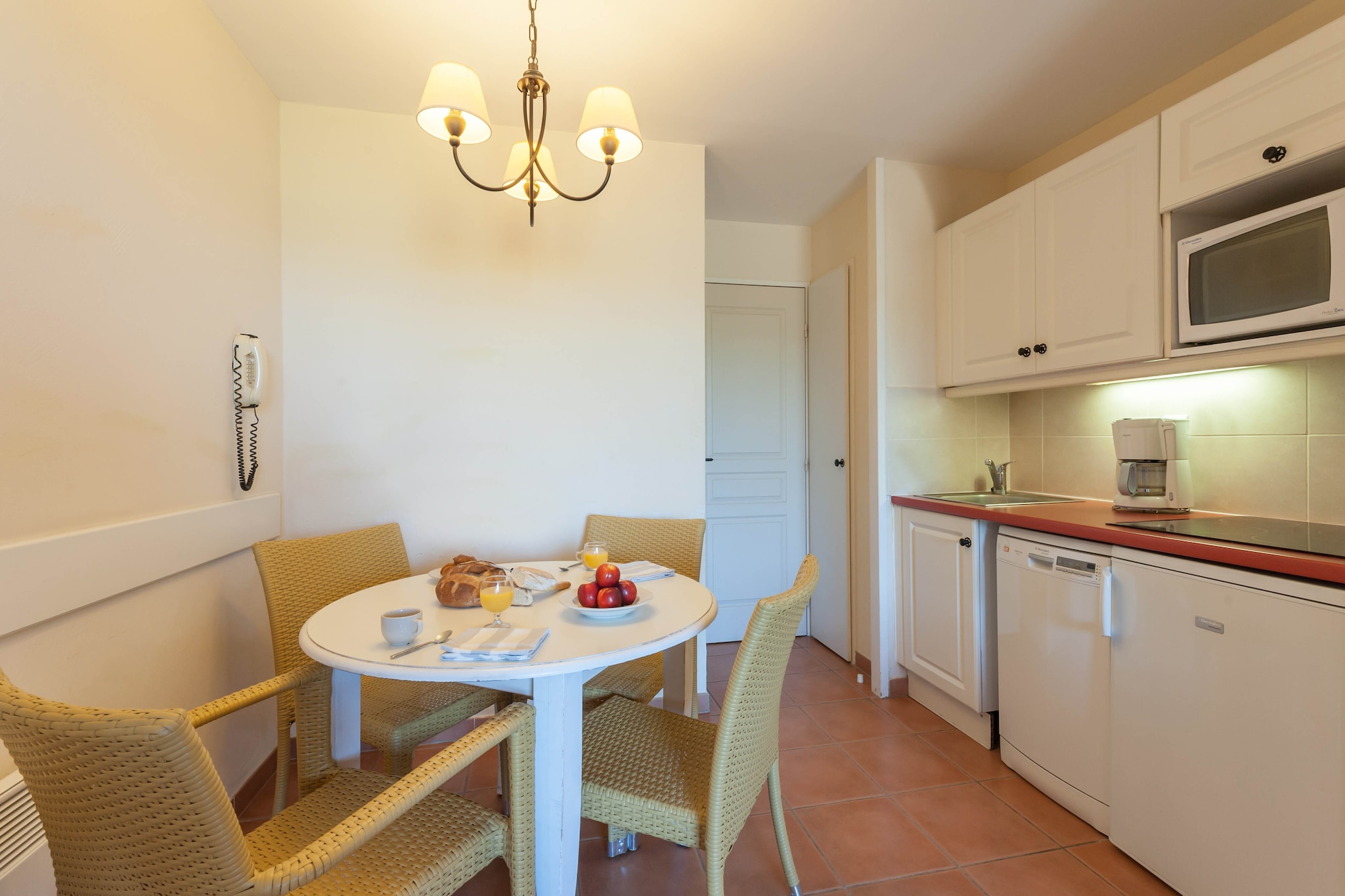Pierre & Vacances Village Pont Royal en Provence Apartment 4 people - 1 bedroom - Balcony or terrace