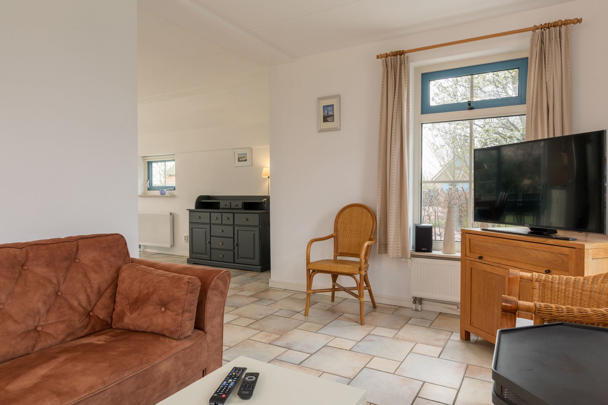 Traditional villa with dishwasher, on Texel, sea at 2 km.