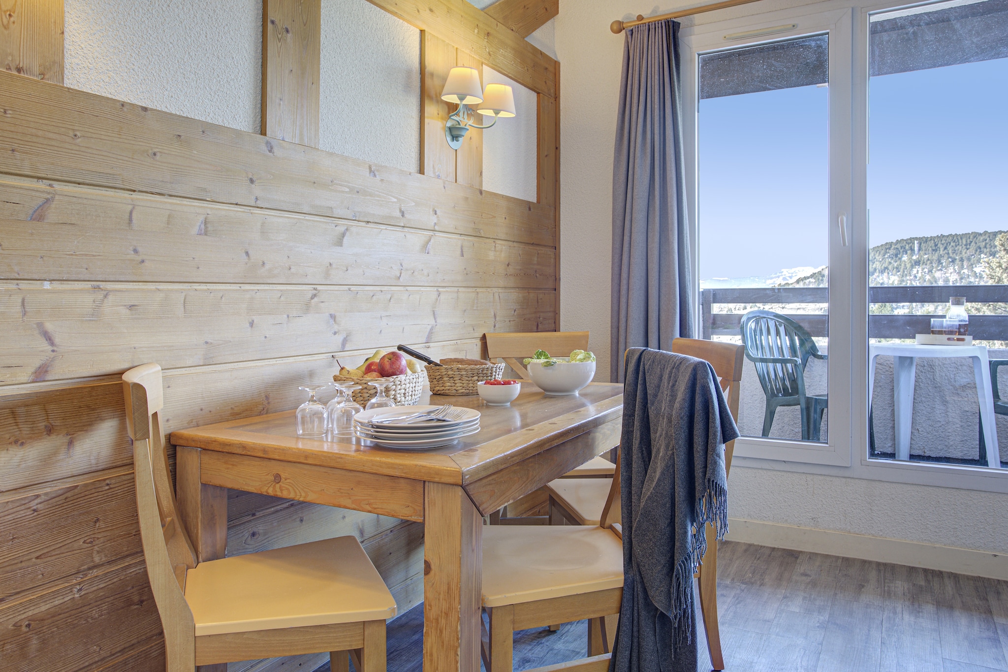 Résidence Pierre & Vacances le Pédrou Studio 4 people - 1 sleeping alcove -Mountain view - Salle à manger