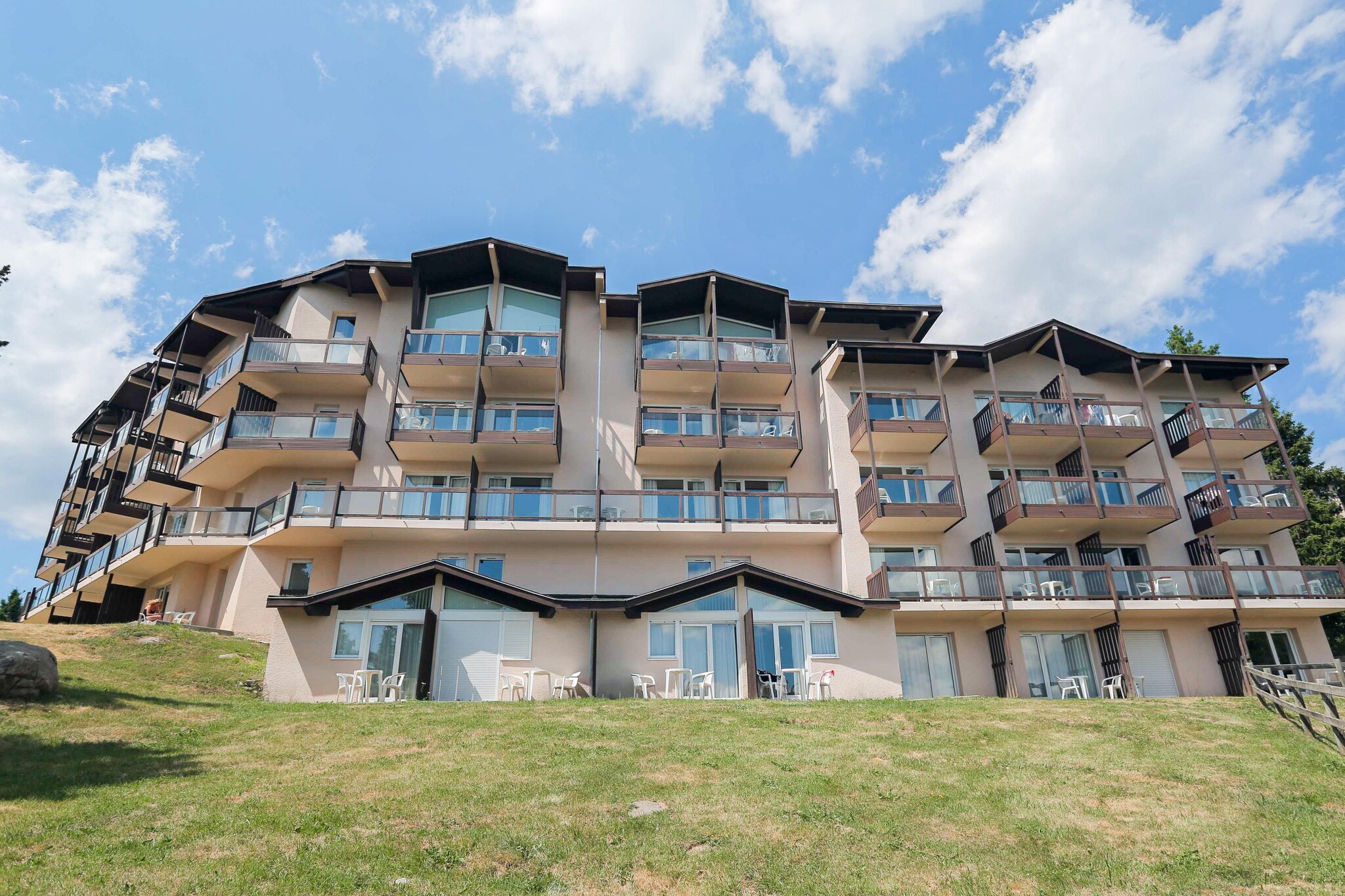 Résidence Pierre & Vacances le Pédrou Apartment 7 people - 1 bedroom + 1 sleeping alcove + 1 mezzanine - Duplex - Extérieur été