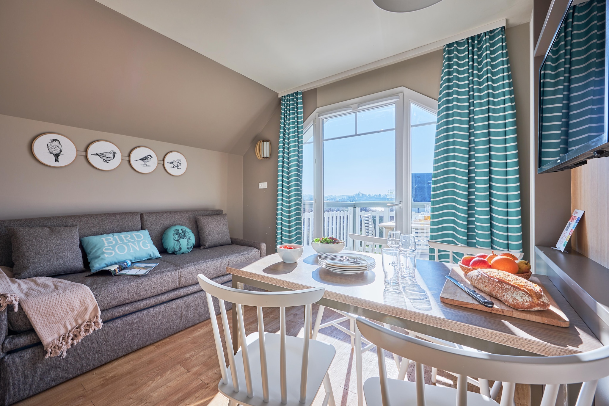 Pierre & Vacances Le Chant des Oiseaux Apartment 4 people - 1 bedroom - Terrace or balcony - Eetkamer