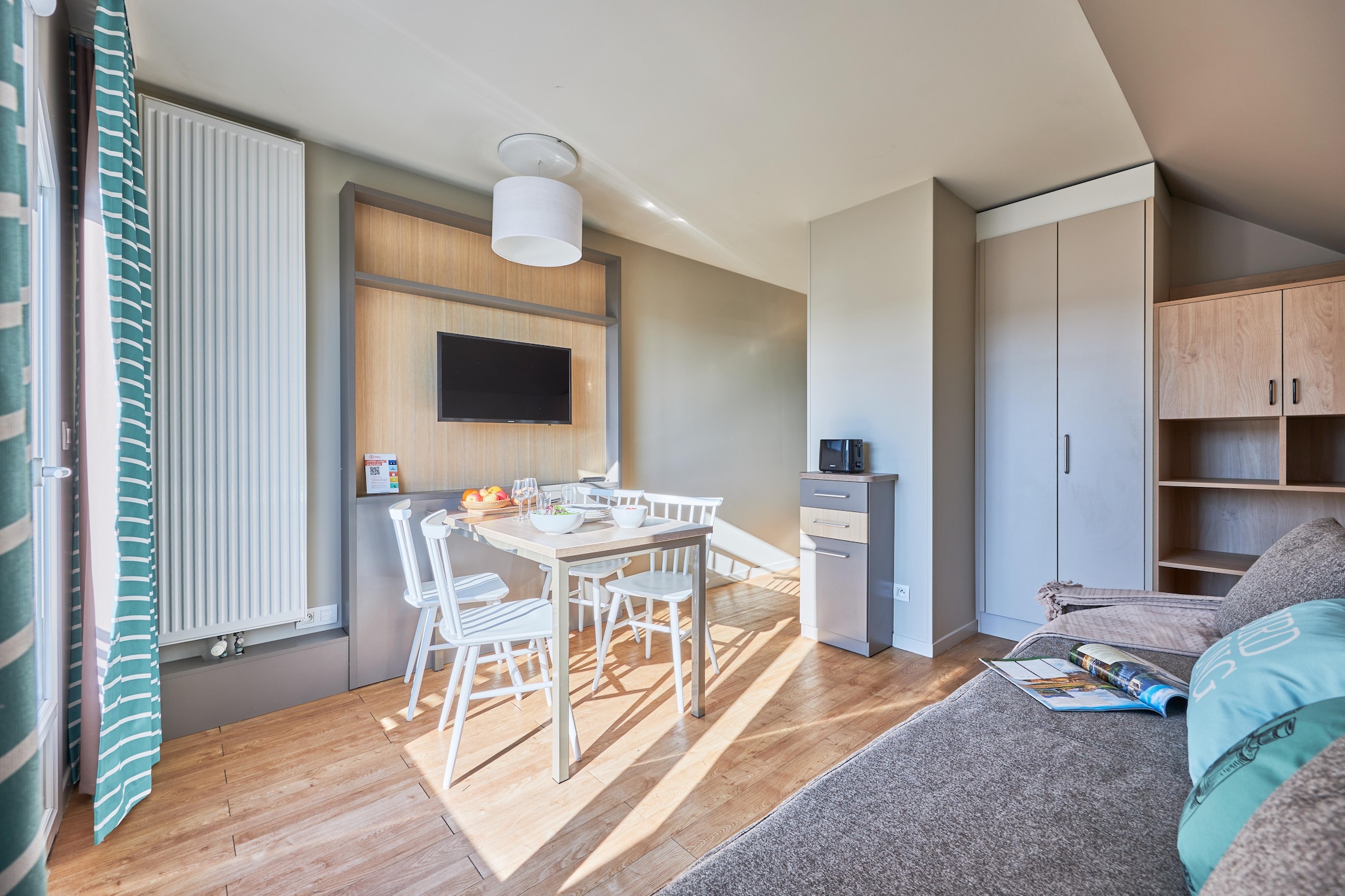 Pierre & Vacances Le Chant des Oiseaux Apartment 4 people - 1 bedroom - Terrace or balcony - Eetkamer