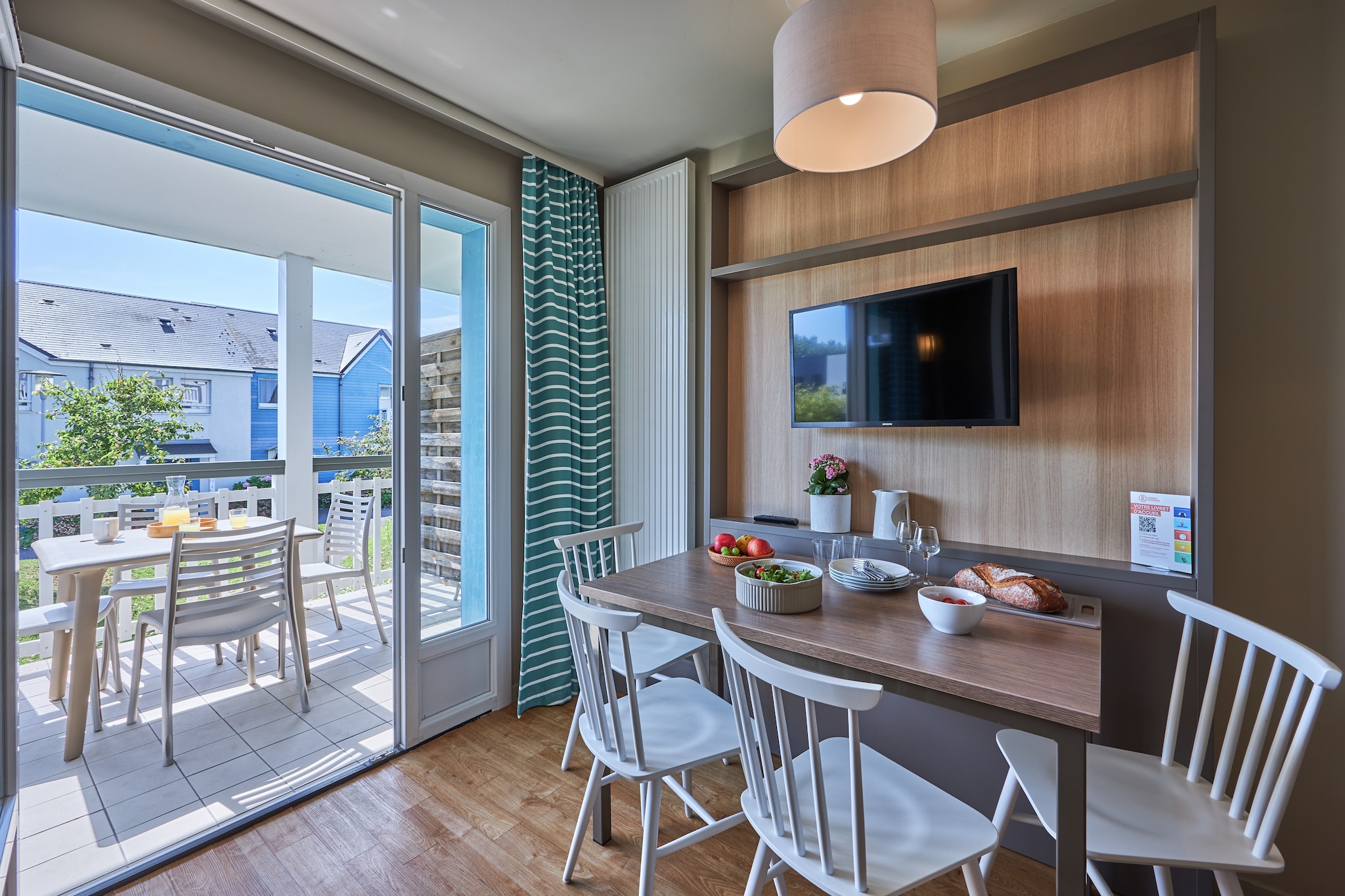 Pierre & Vacances Le Chant des Oiseaux Apartment 4 people - 1 bedroom - Terrace or balcony - Eetkamer