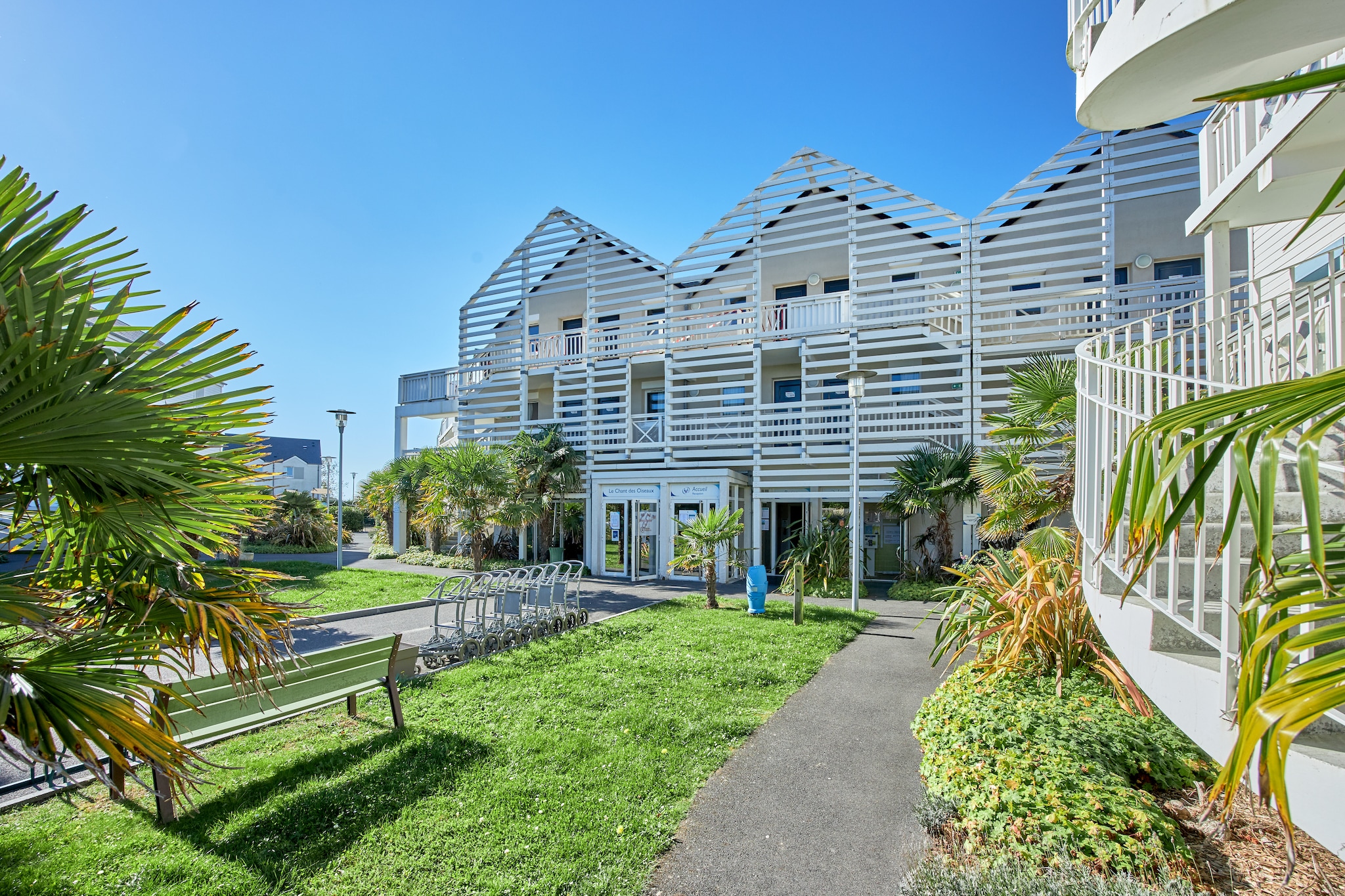 Pierre & Vacances Le Chant des Oiseaux Apartment 5 people - 1 bedroom - Terrace or balcony - Buitenkant zomer