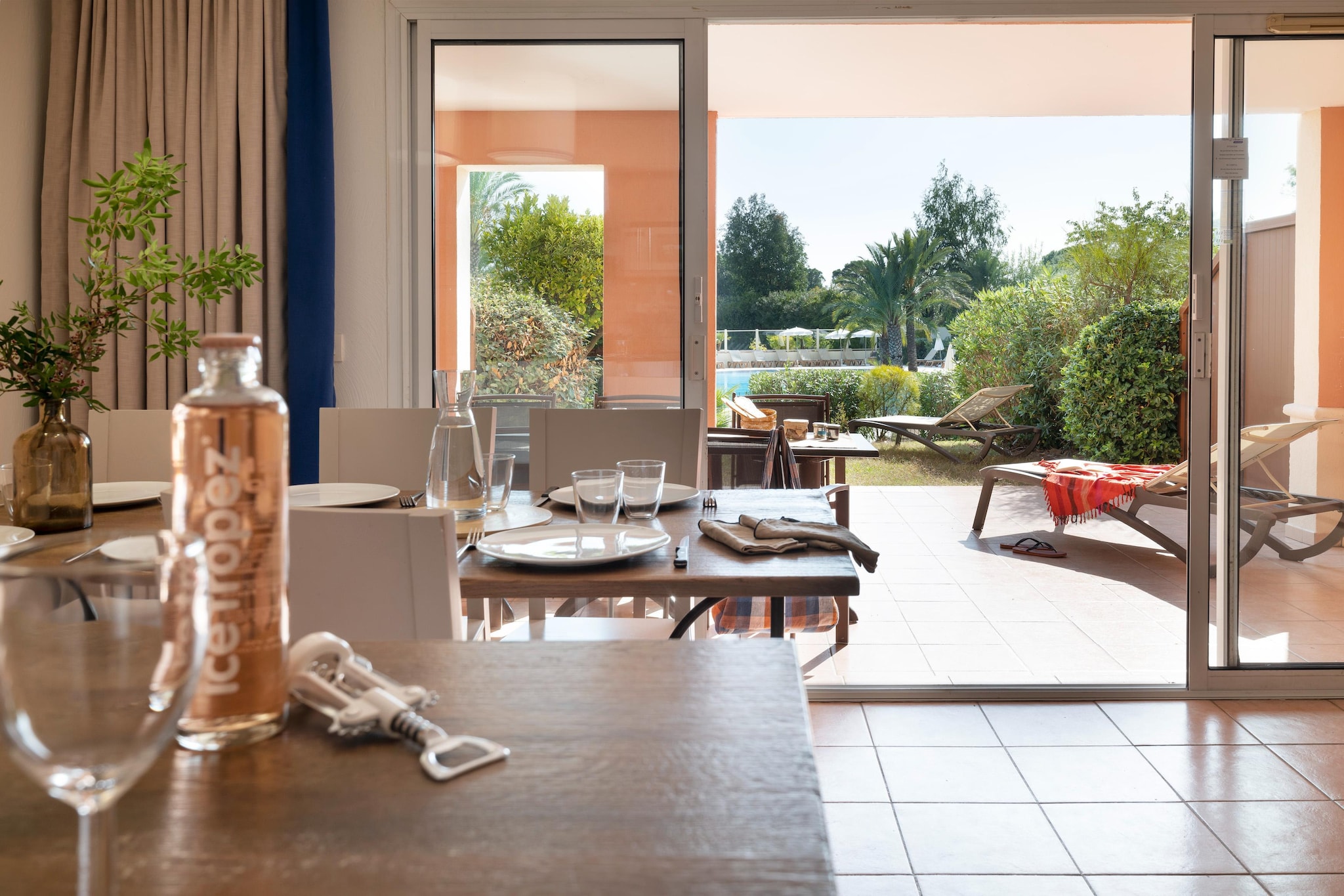P&V Premium les Calanques des Issambres Apartment 6 people - 1 bedroom + 1 sleeping alcove - Terrace or balcony - Eetkamer