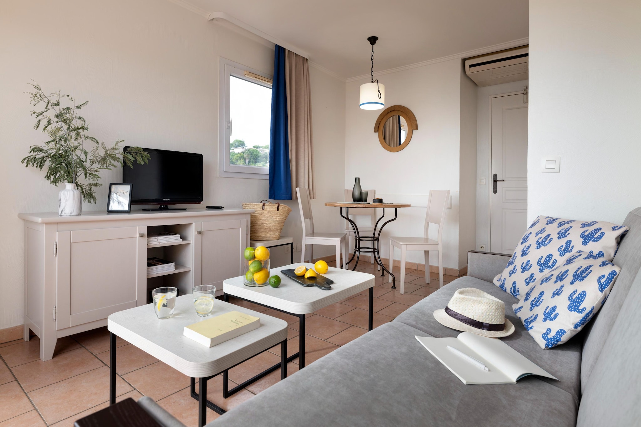 P&V Premium les Calanques des Issambres Studio 4 people - 1 sleeping alcove - Terrace or balcony - Sea view - Woonkamer