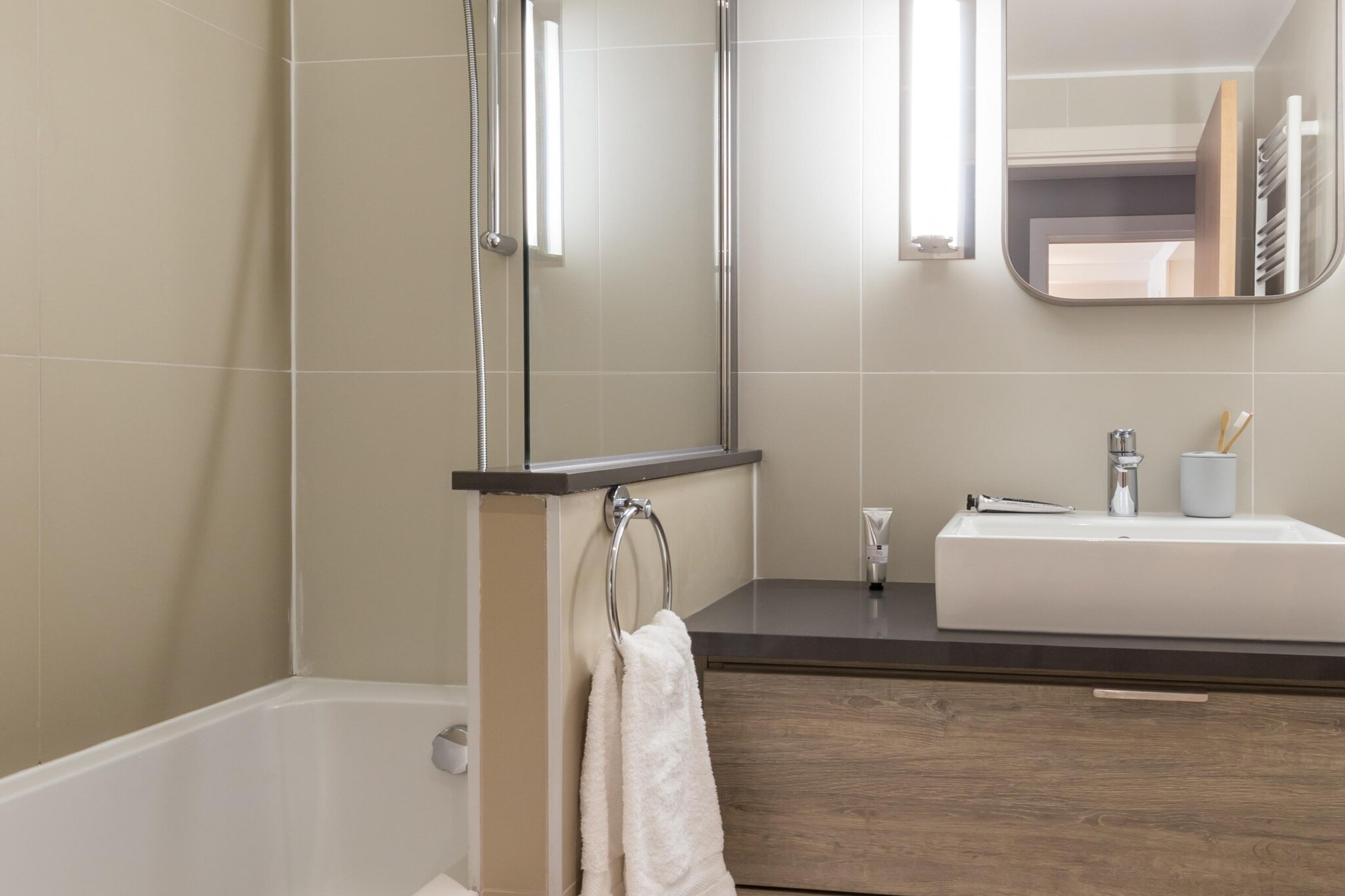 Pierre &Vacances Premium Presqu'île de La Touques apartment 8 people - 3 bedrooms - Terrace or balcony - Harbor buildings - Badkamer