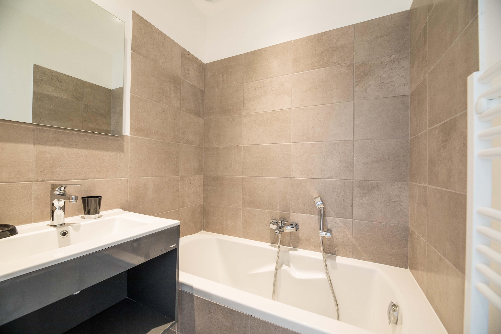 Résidence PV Les Terrasses d'Arsella House - 8 people - 4 bedrooms - Air conditioned - 7m private swimming pool - Terrace - Badkamer