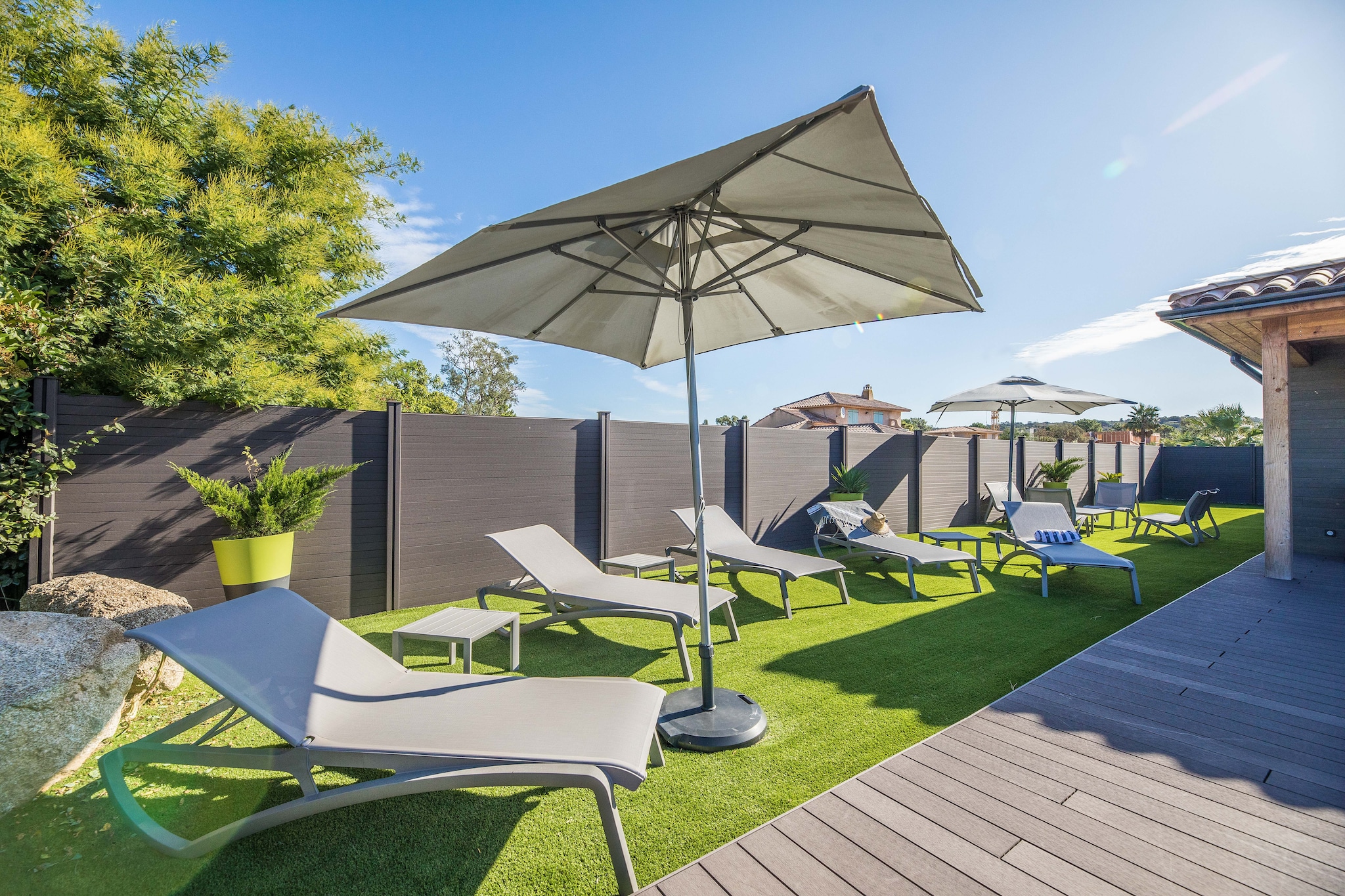 Résidence Premium Pierre & Vacances Vesna Rossa Villa - 6 people - 3 bedrooms - Air conditioned - 7m private pool - Garden - Gardens in summer