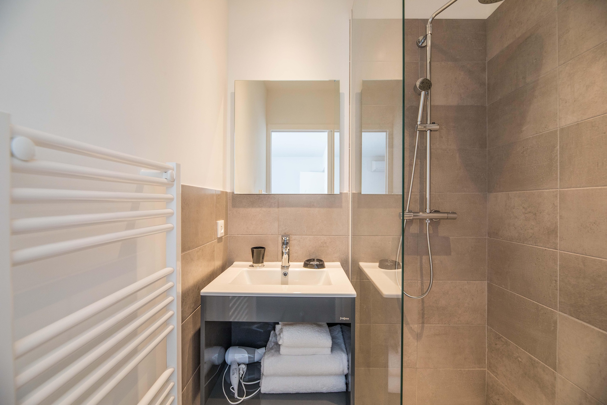 Résidence PV Les Terrasses d'Arsella House - 6 people - 3 bedrooms - Air conditioned - 7m private swimming pool - Garden - Badkamer