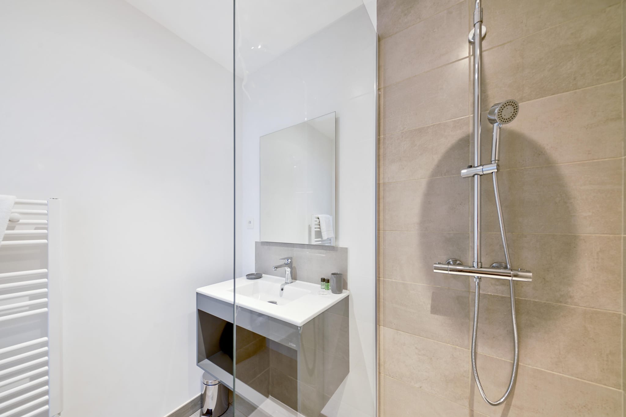 Résidence PV Les Terrasses d'Arsella Apartment - 6 people - 2 bedrooms - Air conditioned - Terrace - Badkamer
