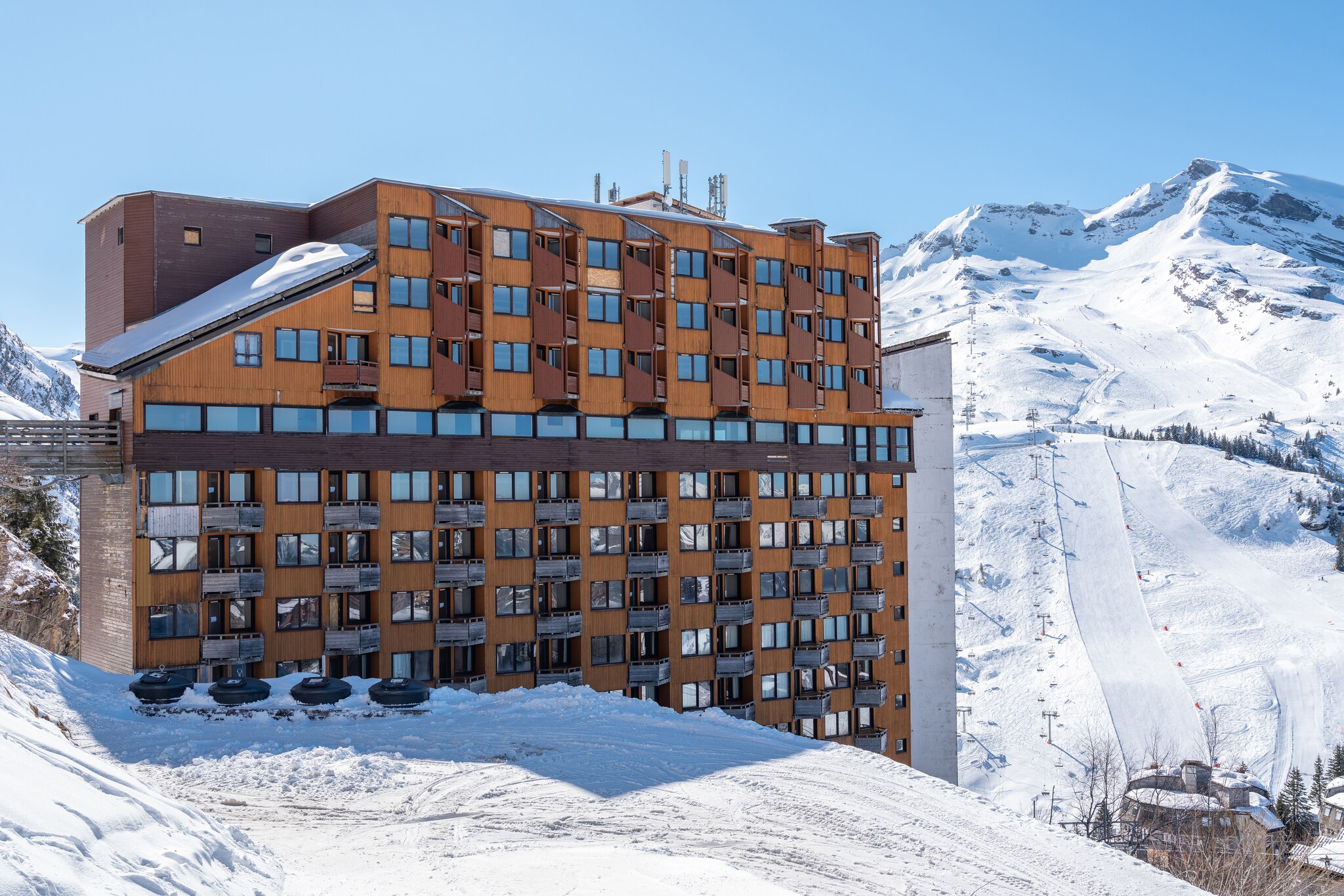Pierre et Vacances Capella Apartment 4 people - 1 bedroom - Balcony - Mountain view - Exterior in winter