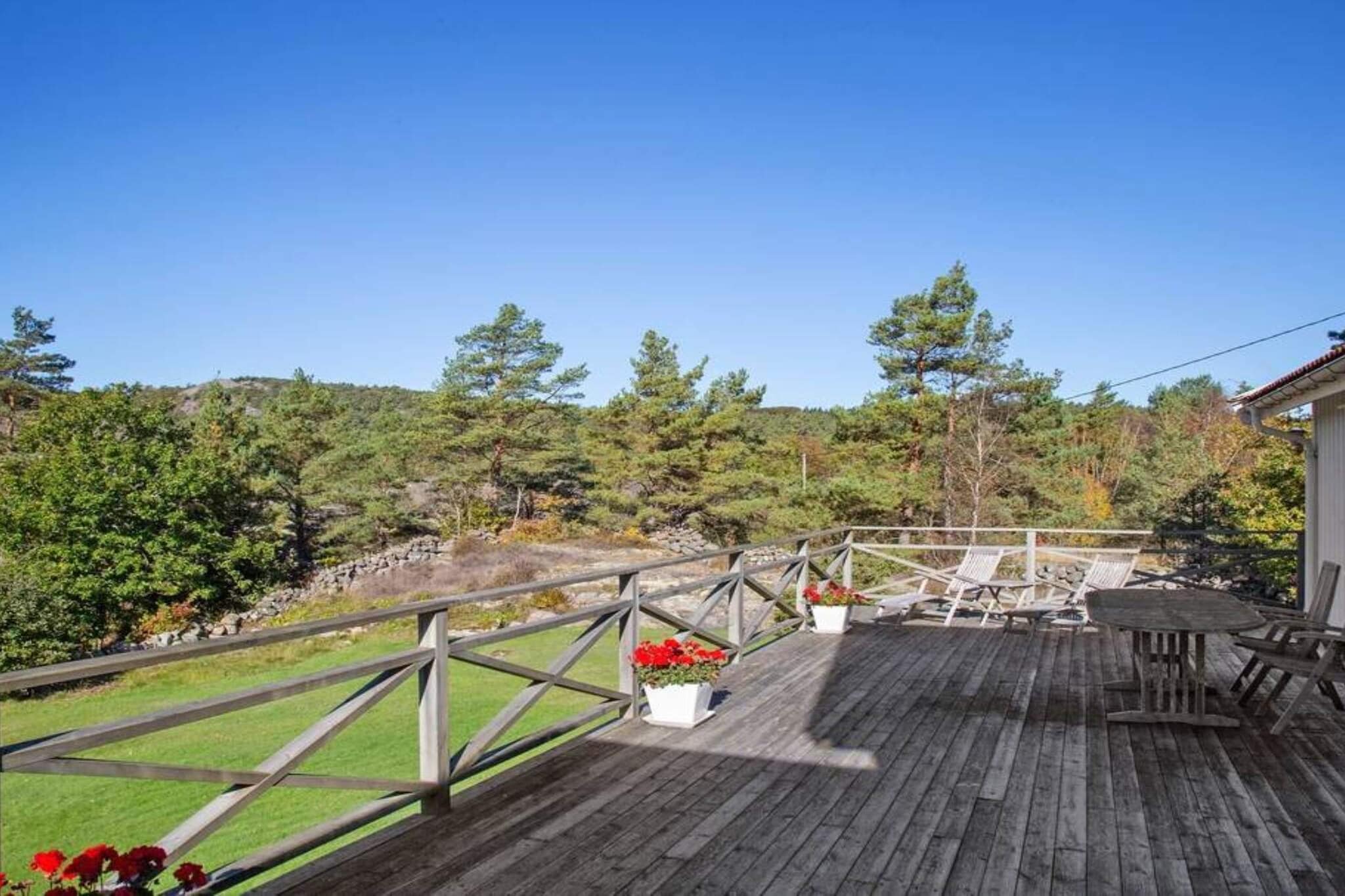 5 etoiles maison de vacances a Hjälteby - Extérieur