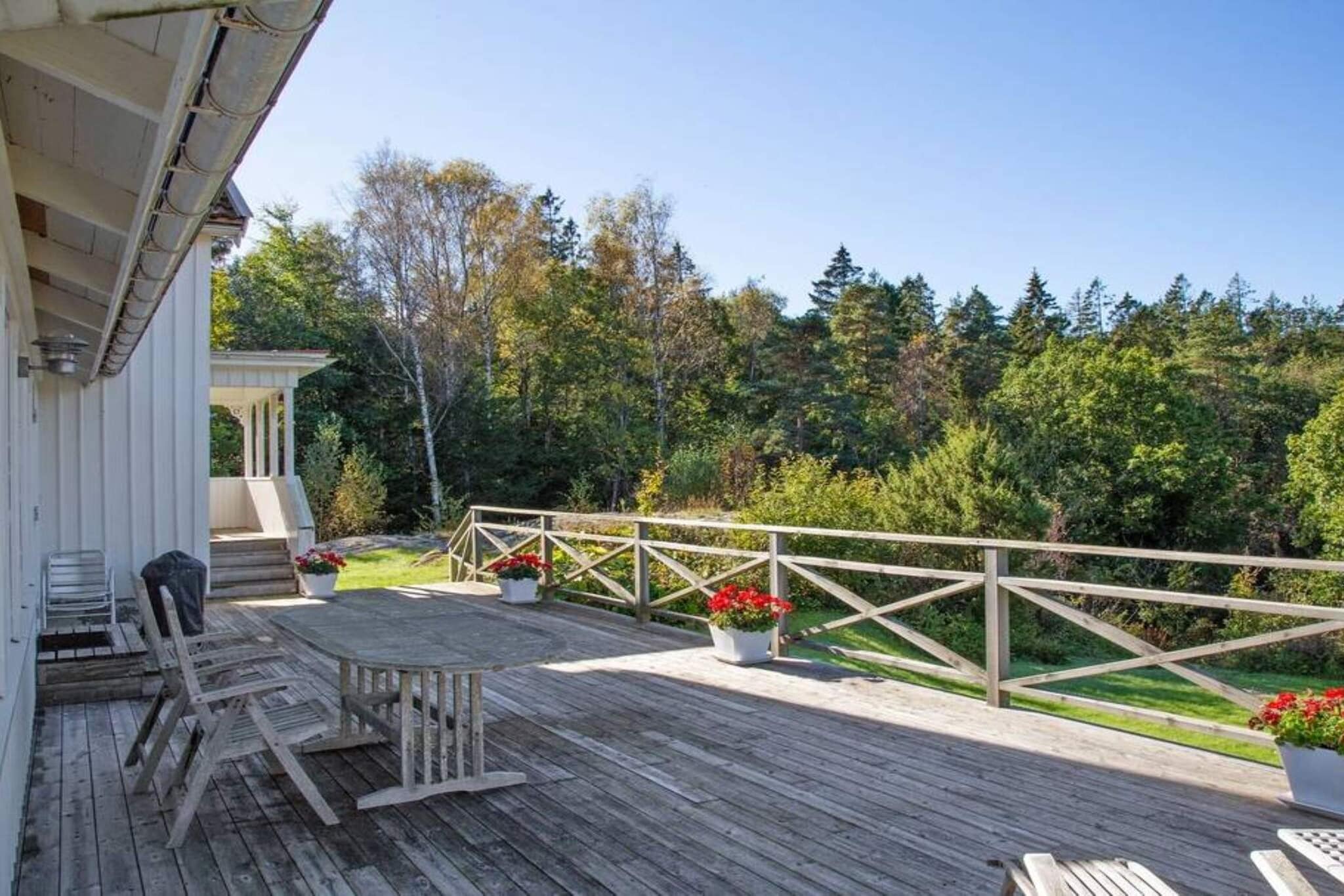 5 etoiles maison de vacances a Hjälteby - Extérieur