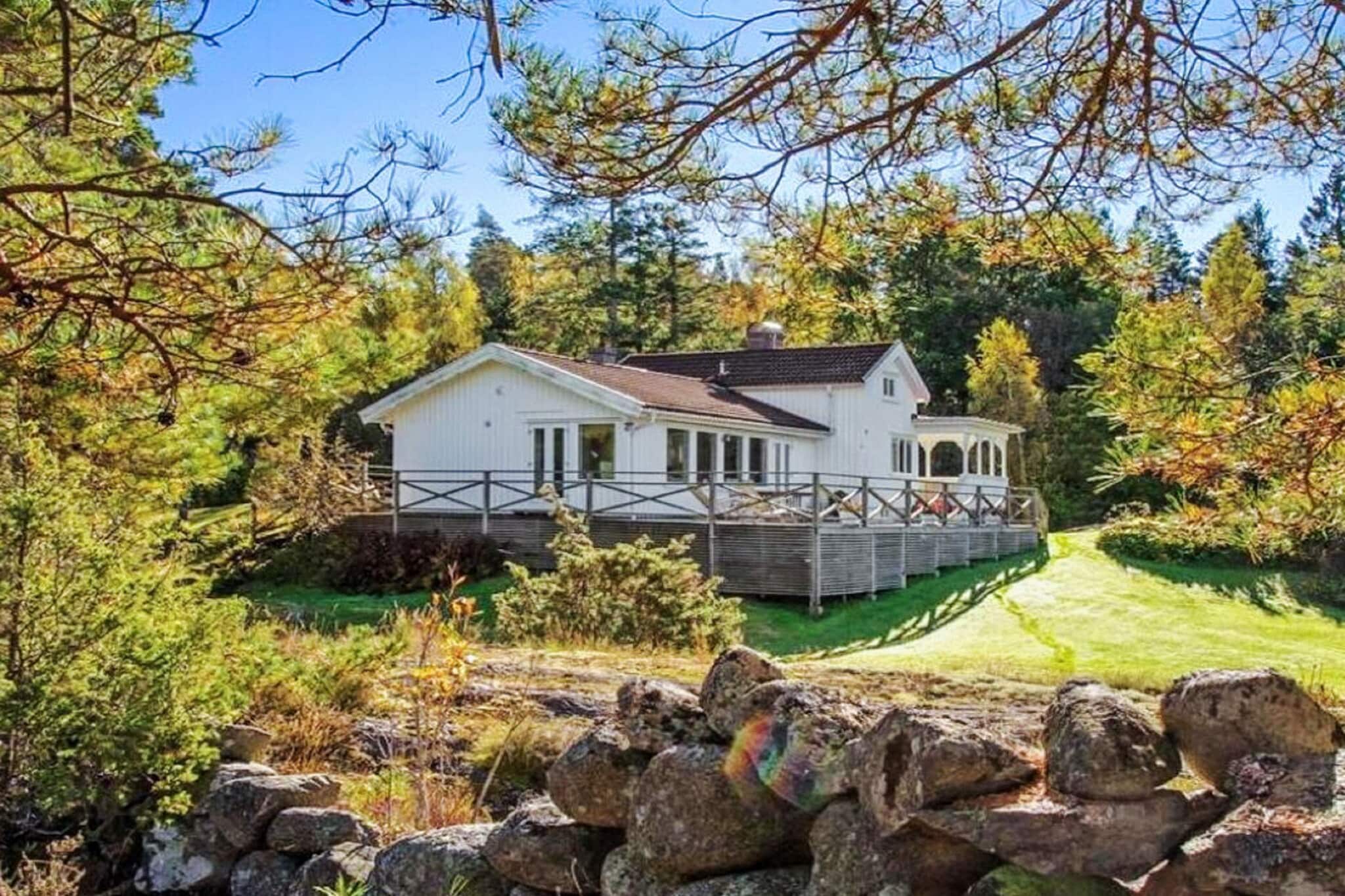 5 etoiles maison de vacances a Hjälteby - Extérieur