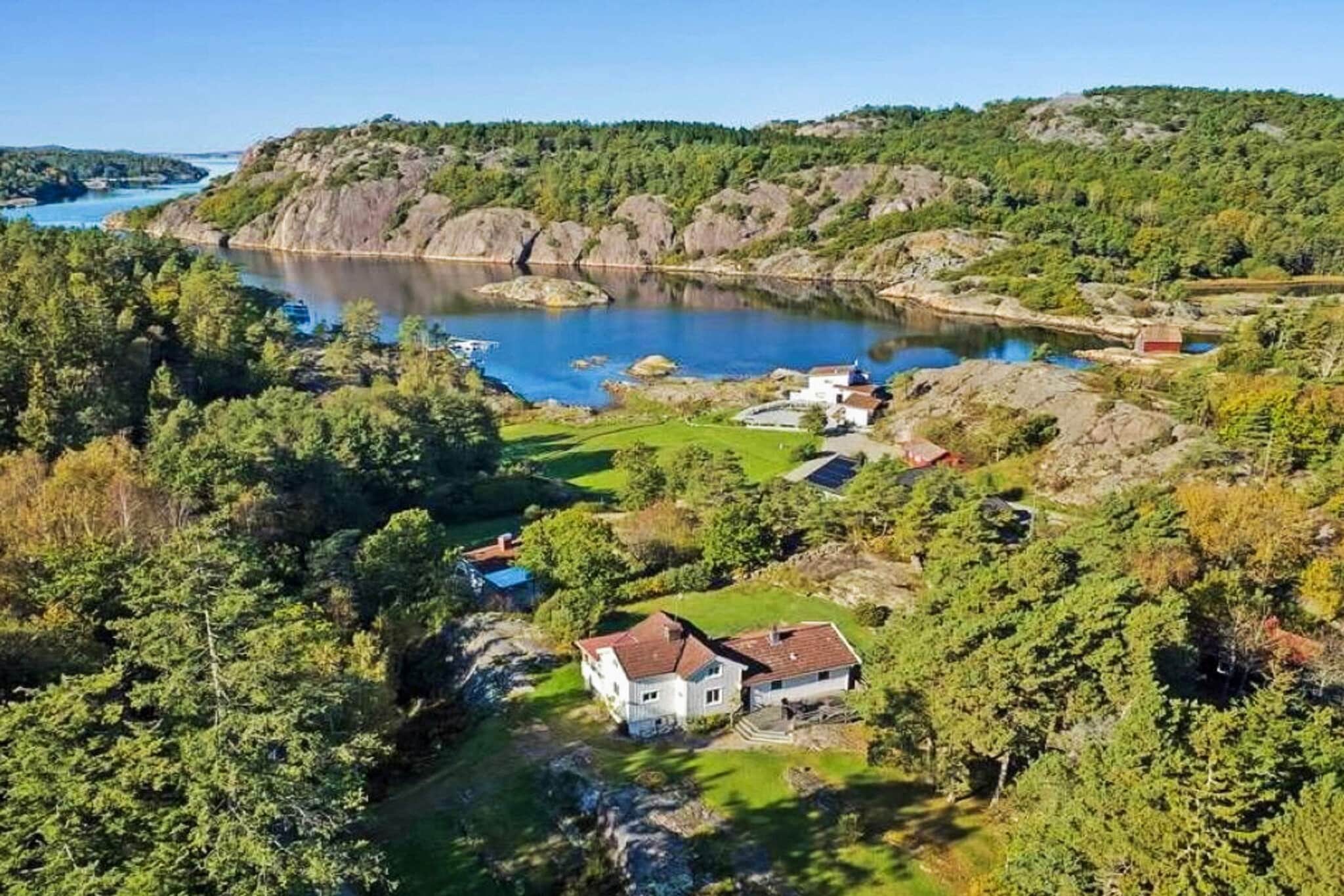 5 etoiles maison de vacances a Hjälteby - Extérieur