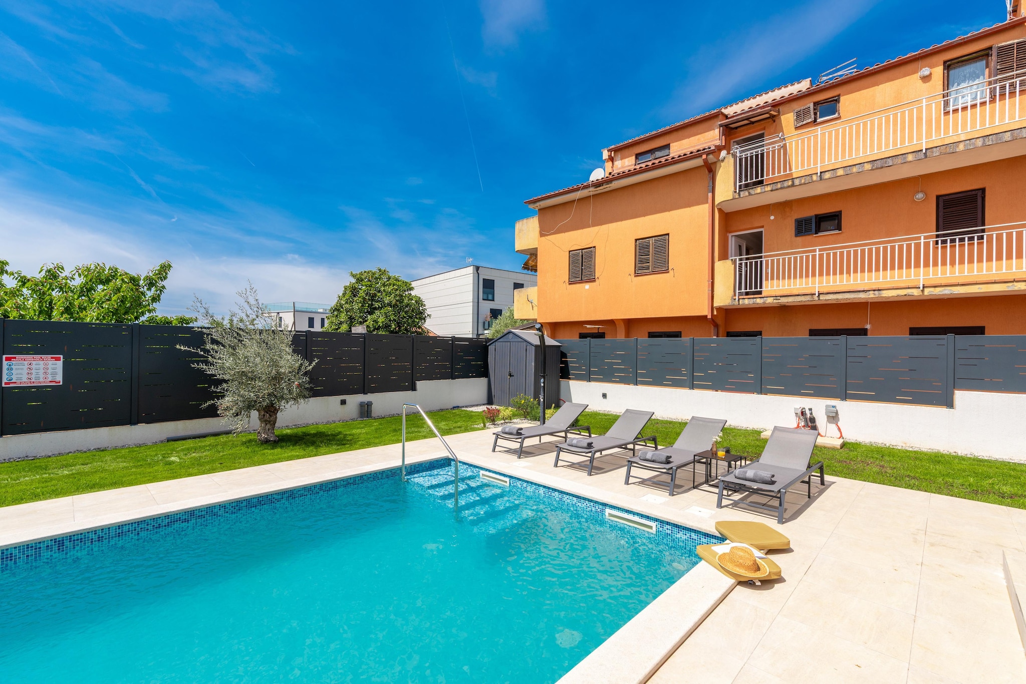 Apartment Golden Olive 1 - Piscine